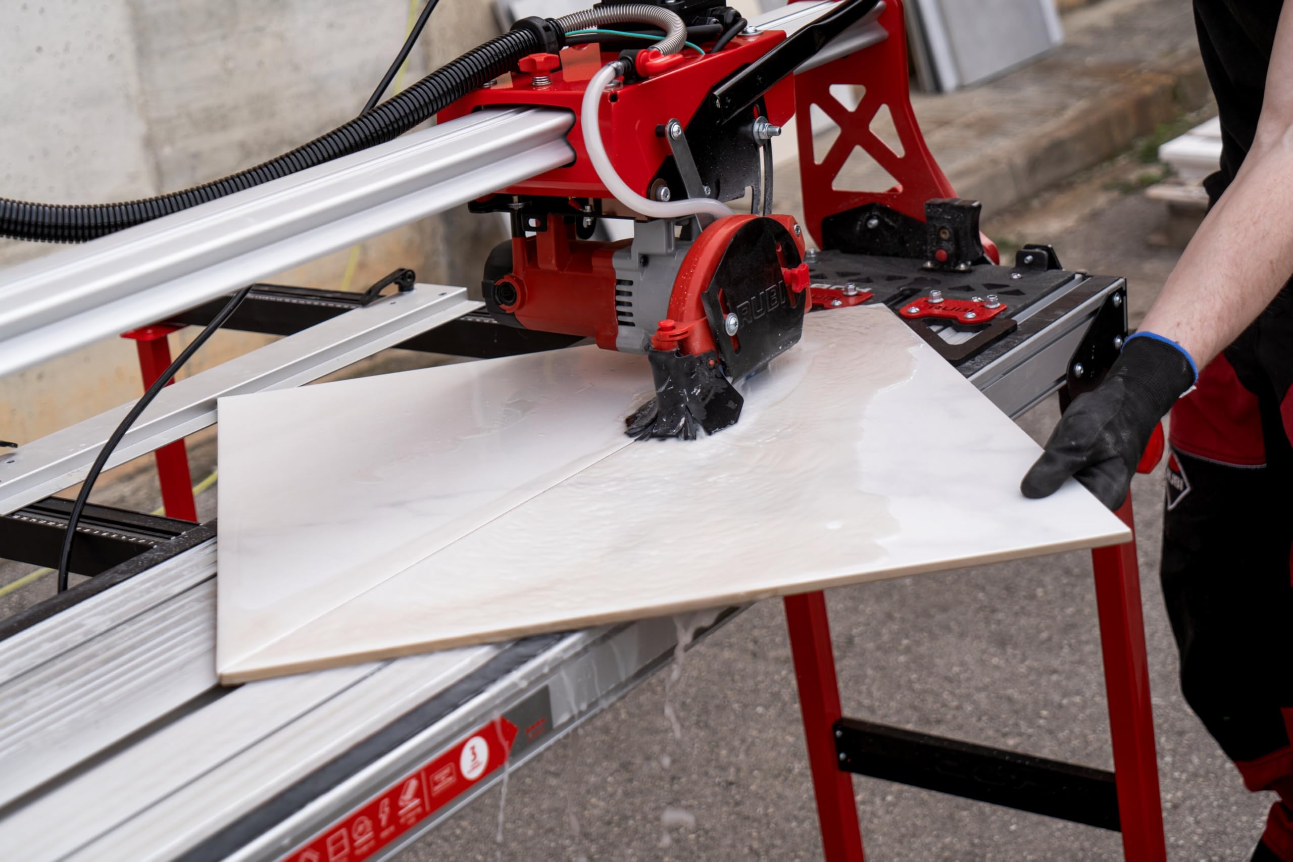 Scie circulaire plongeante DL-125 1200 – Coupe carrelage, céramique et grès – Rail guidage, laser, 1800W, zéro poussière