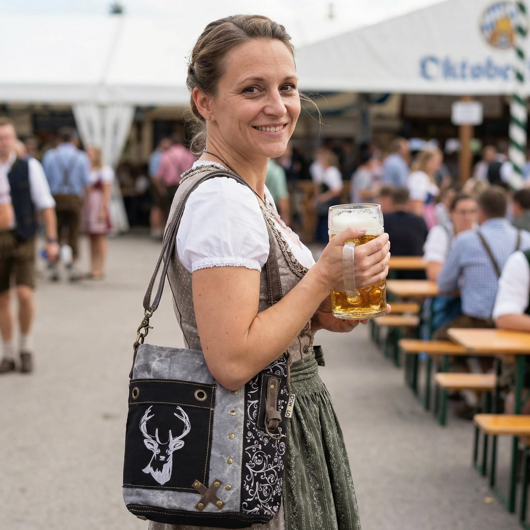 Domelo Trachtentasche. Kleine schwarze Umhängetasche. Oktoberfest Damen Crossbody Bag mit Hirsch Aufdruck. Canvas Tasche als Geschenk für Trachtenmode Liebhaber