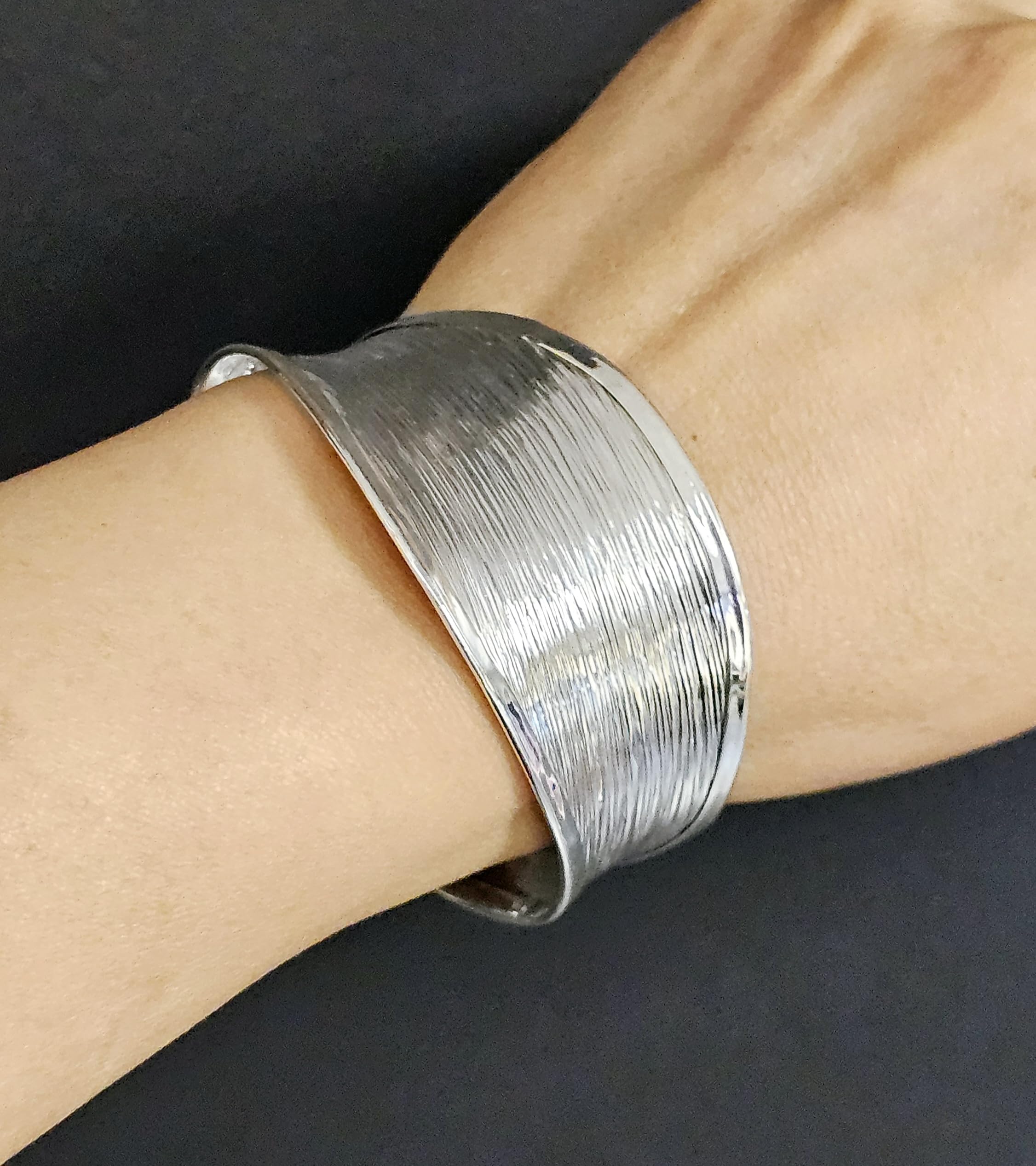 TreasureBay 925 Sterling Silber Armspange Damen – Breiter 36mm Strukturierter Armreif