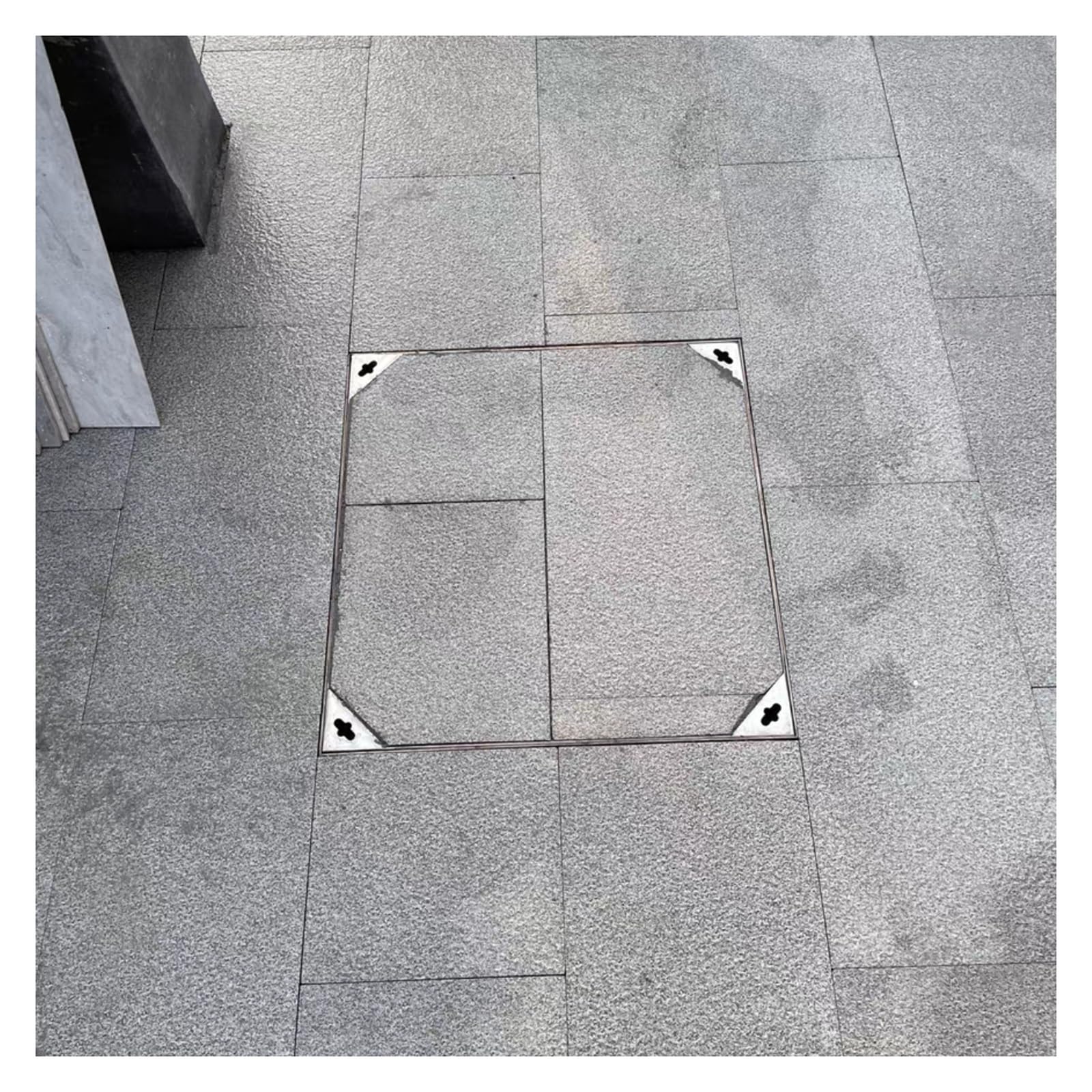 GJMSSMY Stainless Steel Invisible Manhole Cover, Invisible Design Embedded Manhole Lid, Recessed Cover&Frame, Portable Embedded and Frame