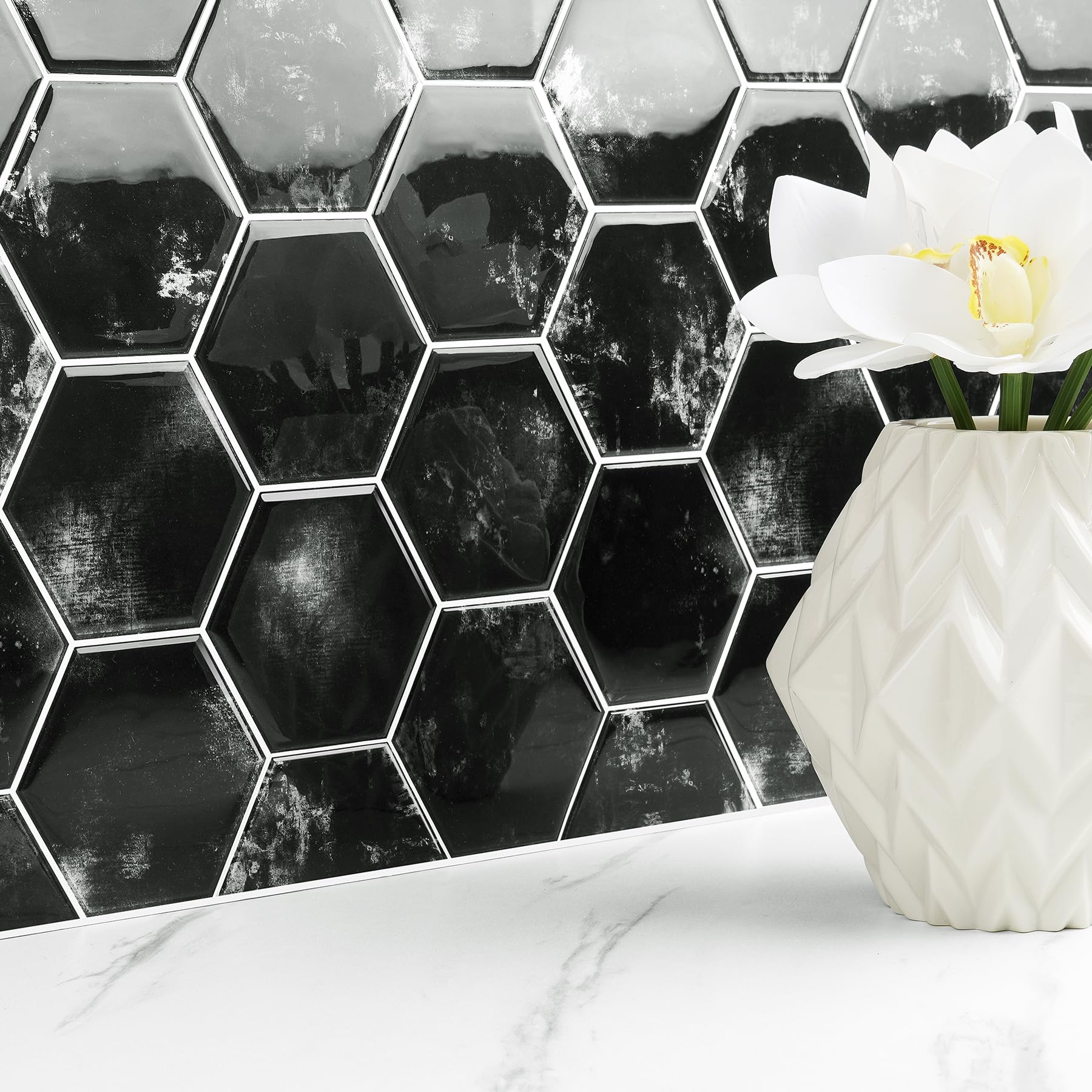 Livelynine Azulejos Adhesivos Baño Cocina 3D Baldosas Adhesivas Pared Negro Hexagonal Vinilo Pared Cocina Azulejos Oscuro 30x30CM 16-Losetas Vinilos Baño Azulejo 3D Resistentes al Agua Efecto Marmol