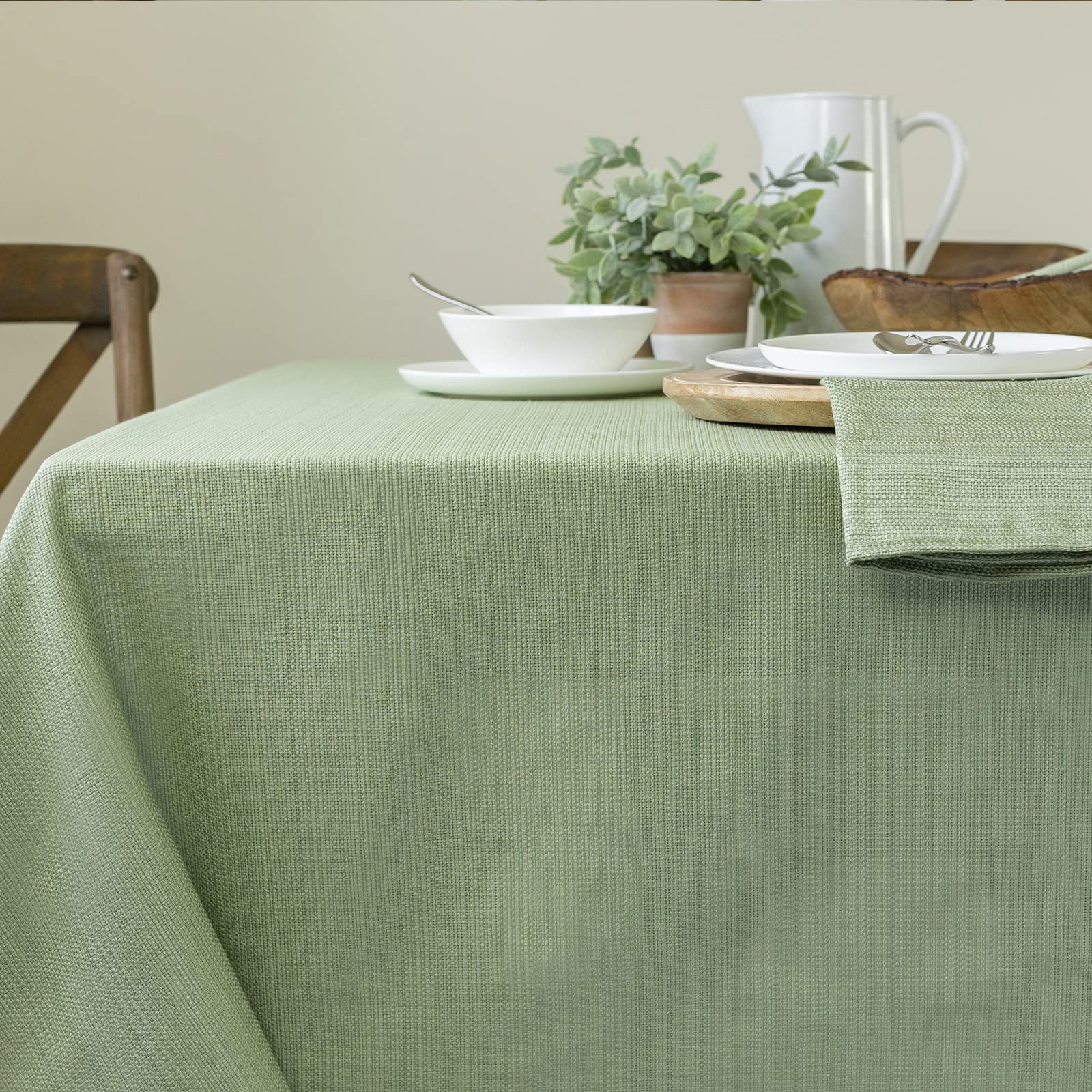 Benson Mills Mantel de tela texturizada, para uso diario en casa, cenas, fiestas, bodas y vacaciones de primavera (60 x 104 pulgadas, rectangular, verde claro)