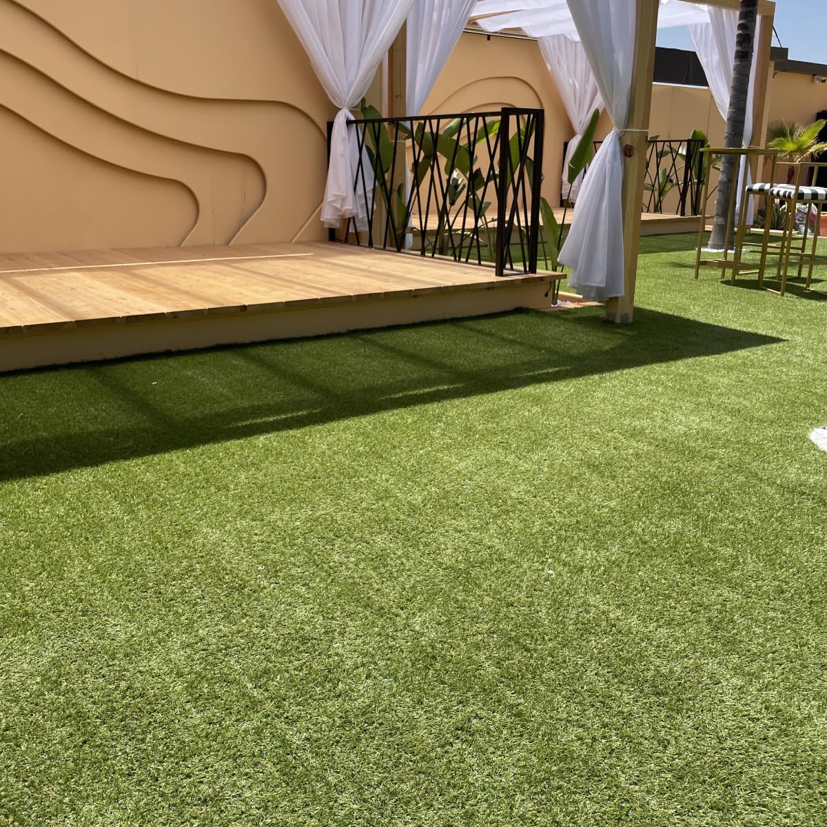 BONERVA | Césped Artificial GARDEN PLUS | Alturas: 22mm y 30 mm | Varias Medidas | Ideal para jardín, terraza, patio y balcón | Uso Decorativo y funcional (2x10 Metros, 22, Milímetros)