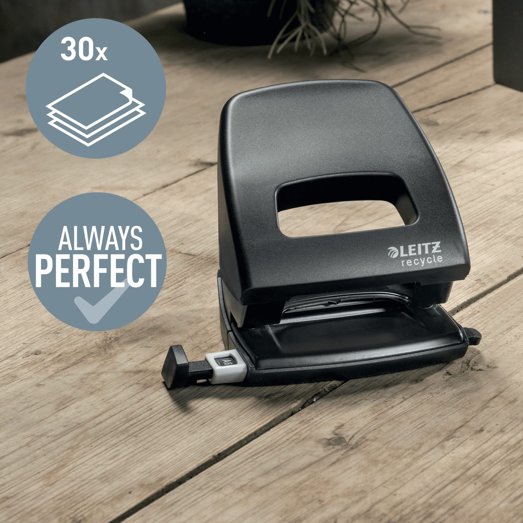 L:Hole Punch NeXXt Recycle 30sh Black