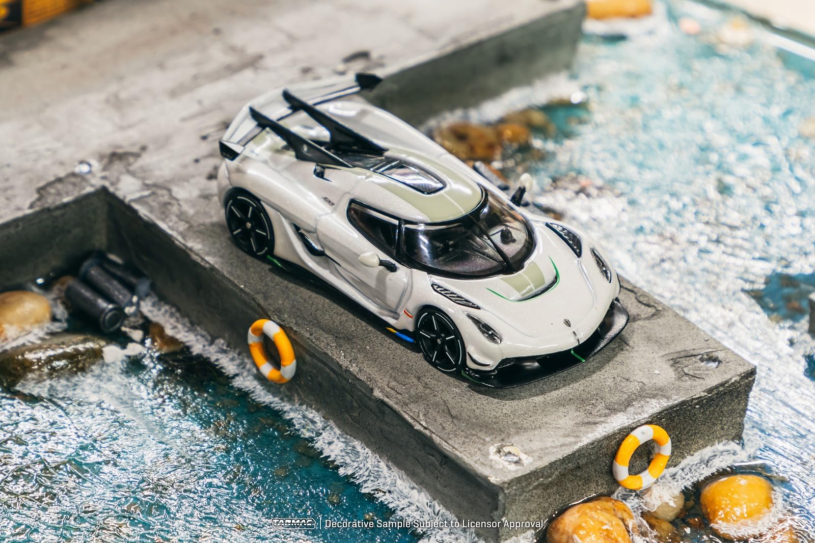 jesさま専用 Amazon | TARMACWORKS 1/64 Koenigsegg Jesko Attack White 完成品