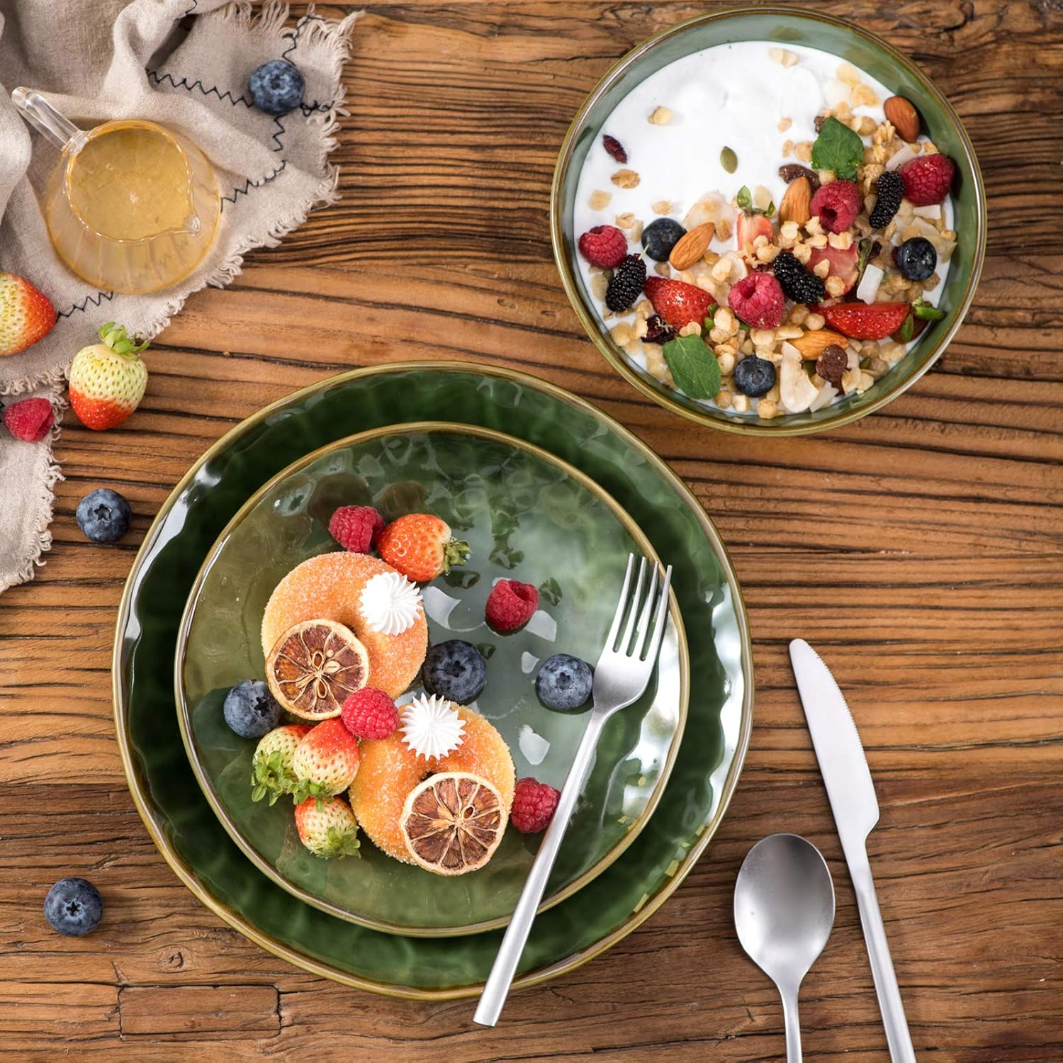 Vicrays 18-Piece Ceramic Dinnerware Set, Service for 6, Includes 6 Dessert Plates, 32oz Pasta Bowls, 12oz Coffee Mug Set, Microwave, Oven, and Dishwasher Safe