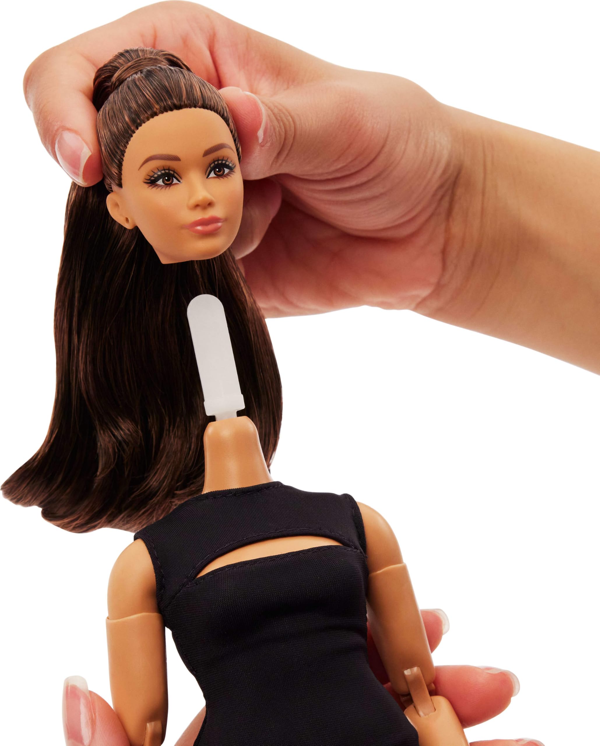 Barbie Signature - Barbie Basics Modello 05, bambola da collezione con capelli castani, mini abito nero e tacchi, vestibilità universale, corpo curvy snodato e testa intercambiabile, 6+ anni, JBH73