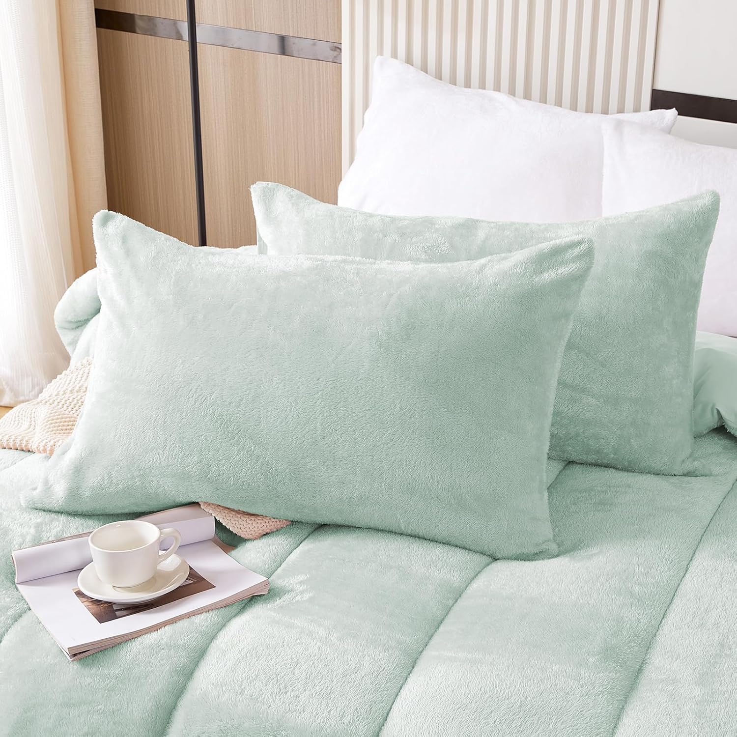 YIYEA Christmas Faux Fur Pillow Cases Standard Size Set of 2, Luxury Ultra Soft Fuzzy Pillowcases, Fluffy Plush Velvet Pillow Covers with Zipper, Cozy Warmth and No Shedding, 20 x 26