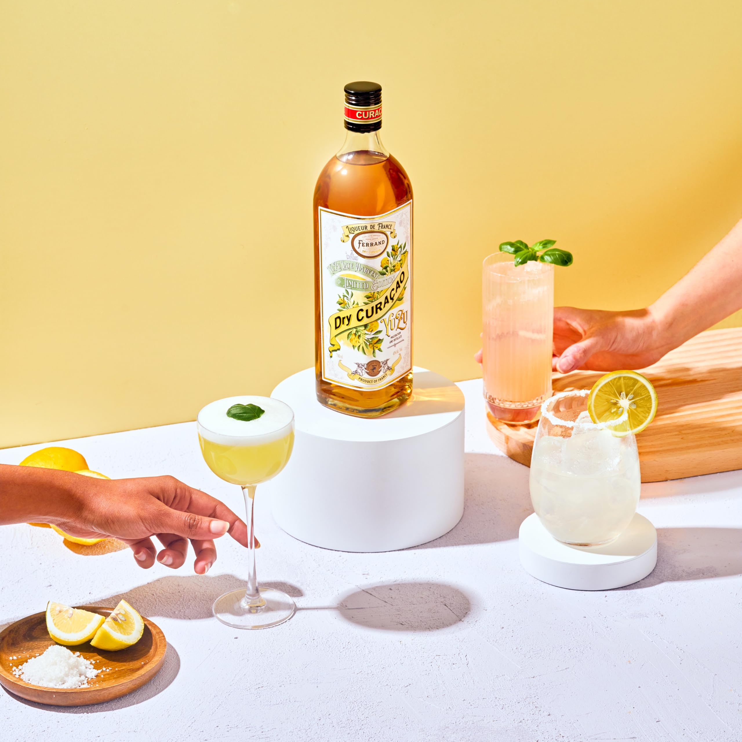 COGNAC FERRAND - Dry Curaçao Yuzu - Liqueur d'Agrumes - Notes d'Agrumes et de Vanille - 40 pour cent Alcool - Origine : France, Poitou-Charentes - 70 Cl