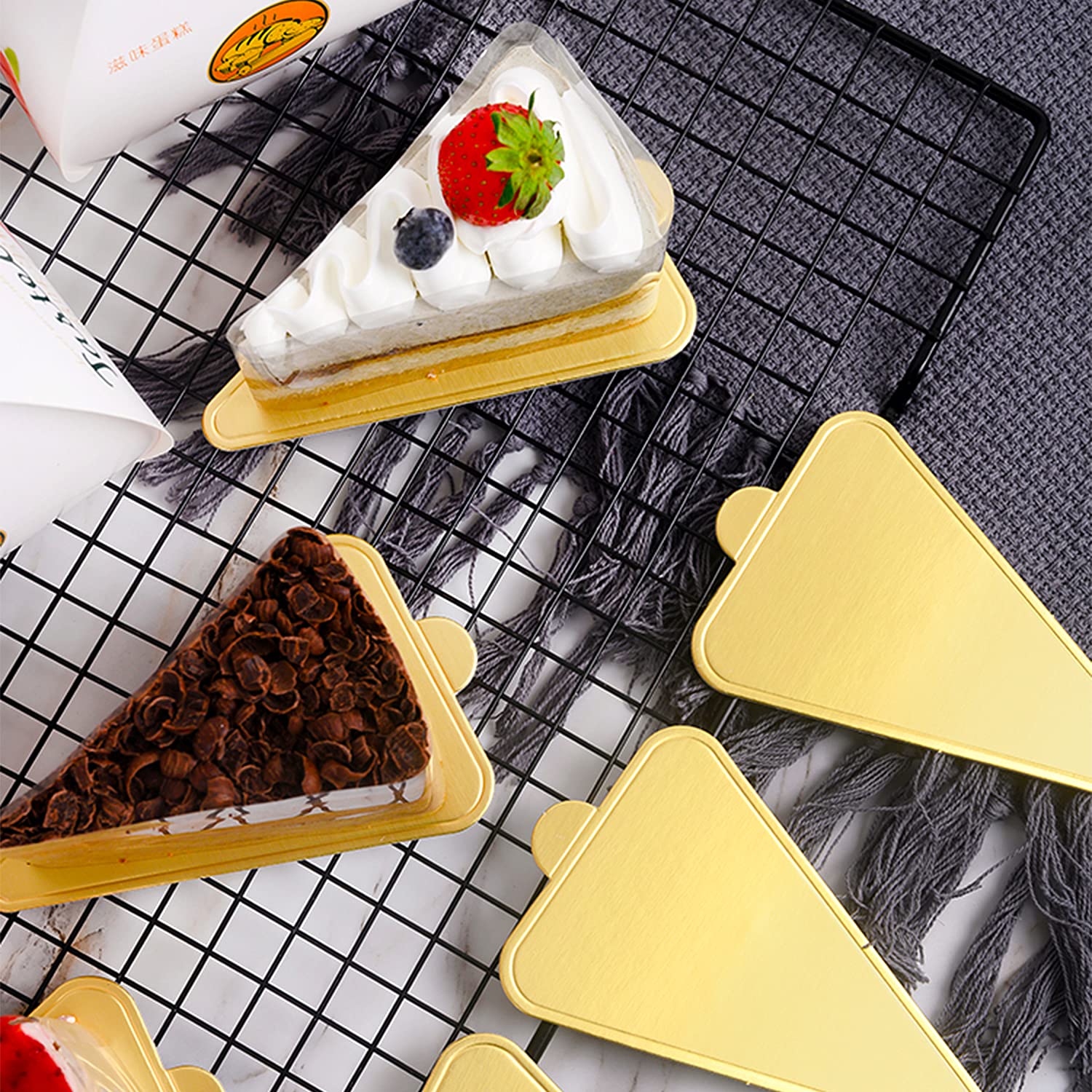 200 Mini Vassoi Per Torte In Oro Lainrrew 5,2x10 Cm – Basette In Cartone Per Cupcake, Mousse E Dessert, Resistenti A Grasso - 4