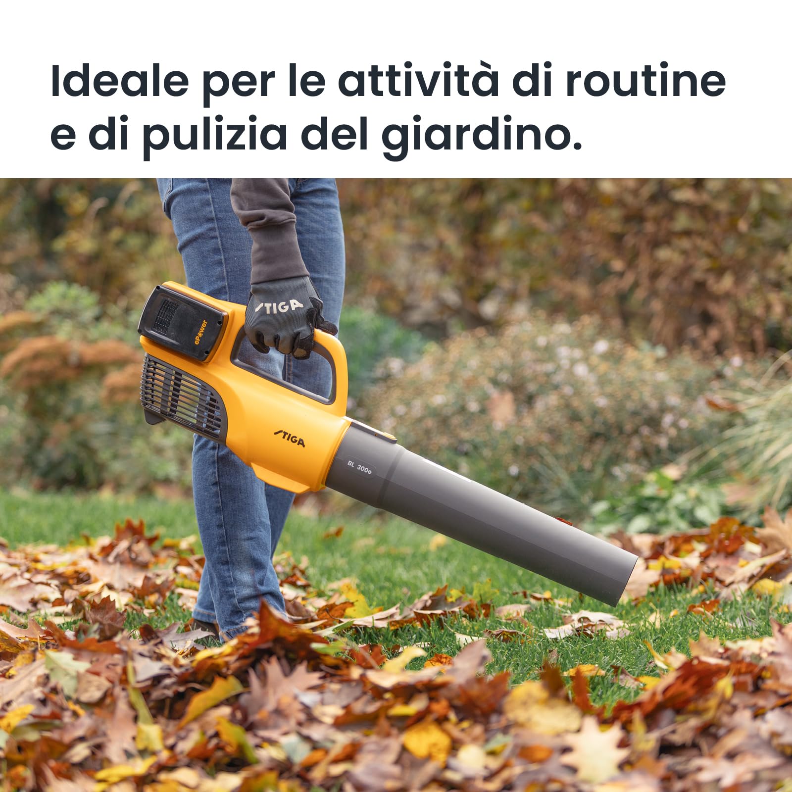 STIGA BL 300e Kit Soffiatore A Batteria, 2 Batt. 20 V 4 Ah + Caric. – Velocità aria 43 m/s, Autonomia 40 min – 2 Velocità, Ricarica A Bordo, Stoccaggio A Parete