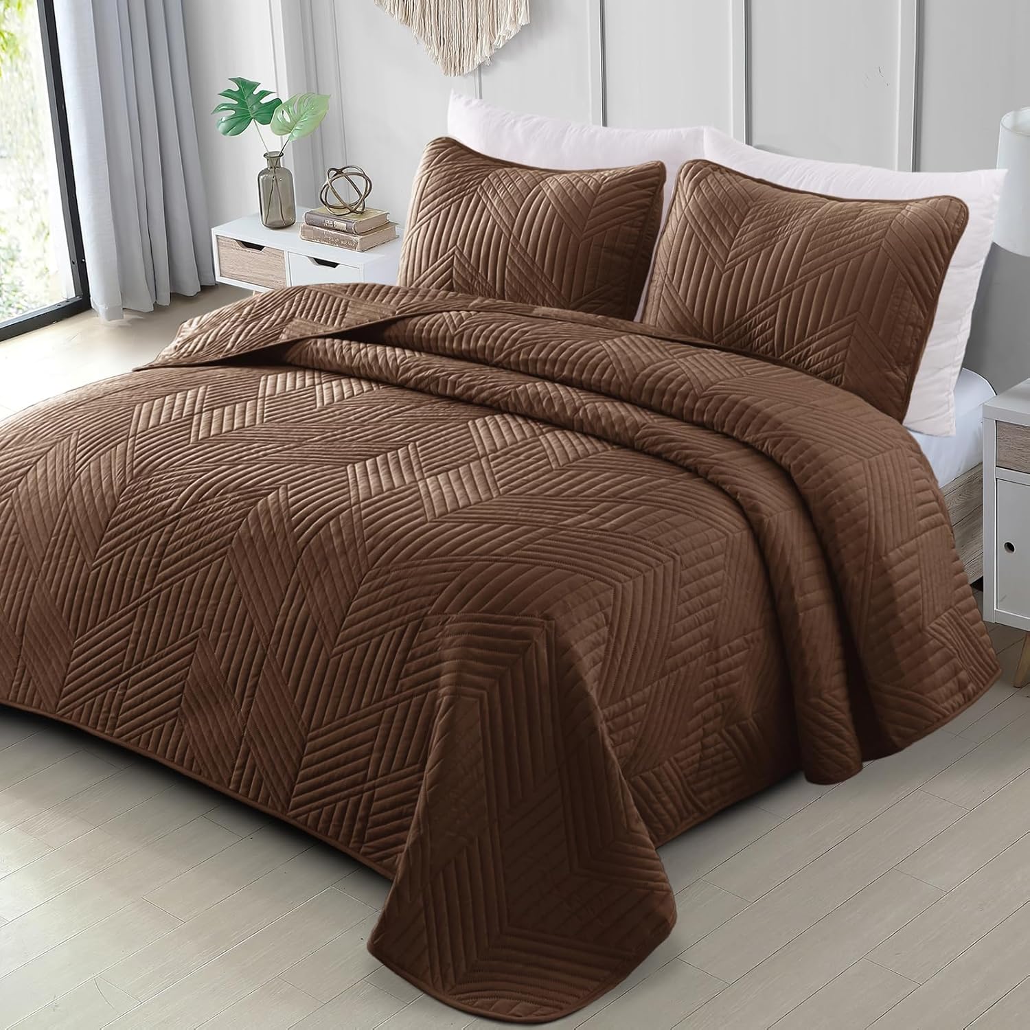 Exclusivo Mezcla Ultrasonic Full Queen Quilt Bedding Set, Lightweight Brown Bedspreads Soft Modern Geometric Coverlet Set for All Seasons (1 Quilt and 2 Pillow Shams) Brown Full/ Queen (90"x96")