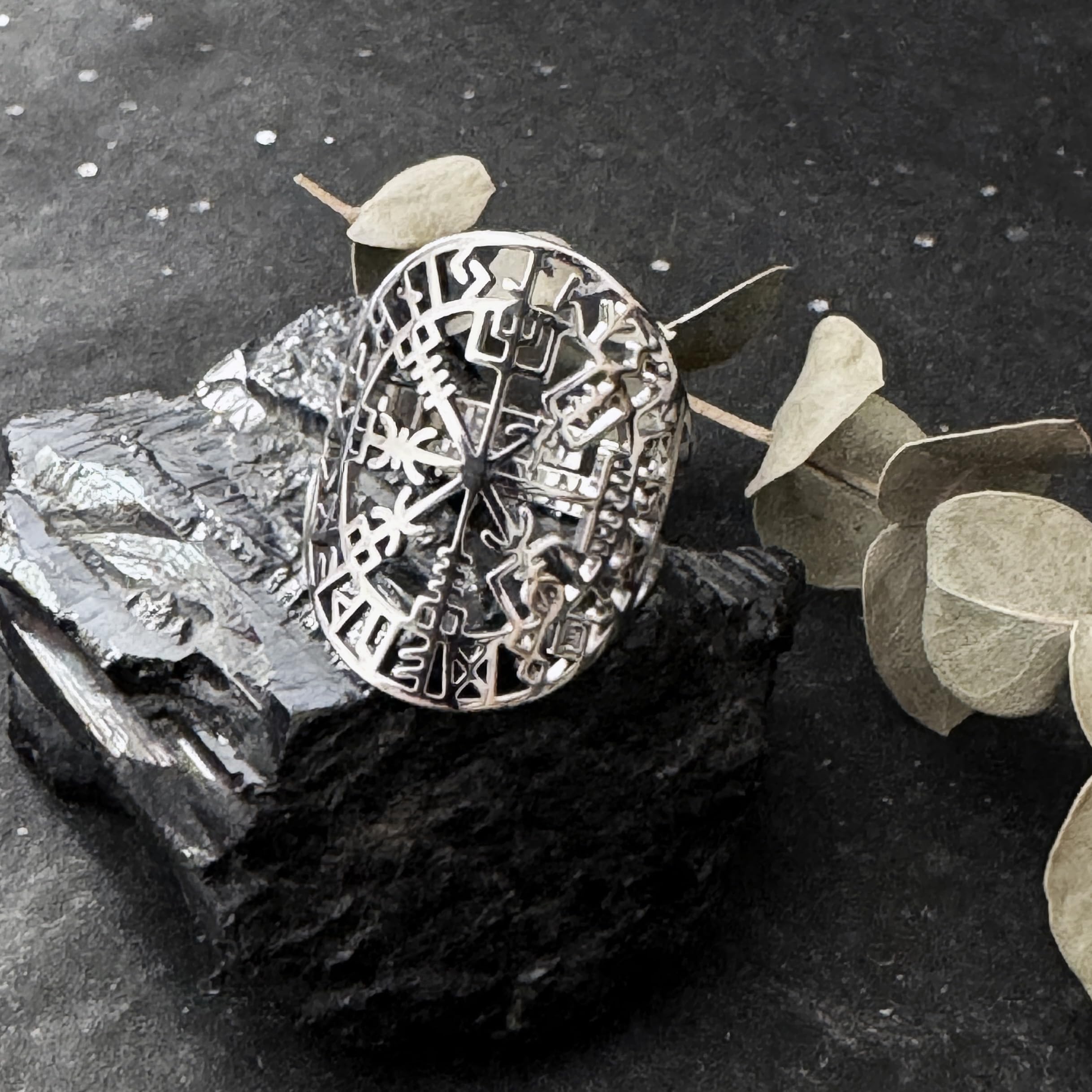Simboliks Vegvísir Celta Anillo Helm of Awe mitología nórdica vikingo Runas Pagano Pagen brújula celta Amuleto de protección acero inoxidable ajustable runas vikingas regalo de joyería para mujer