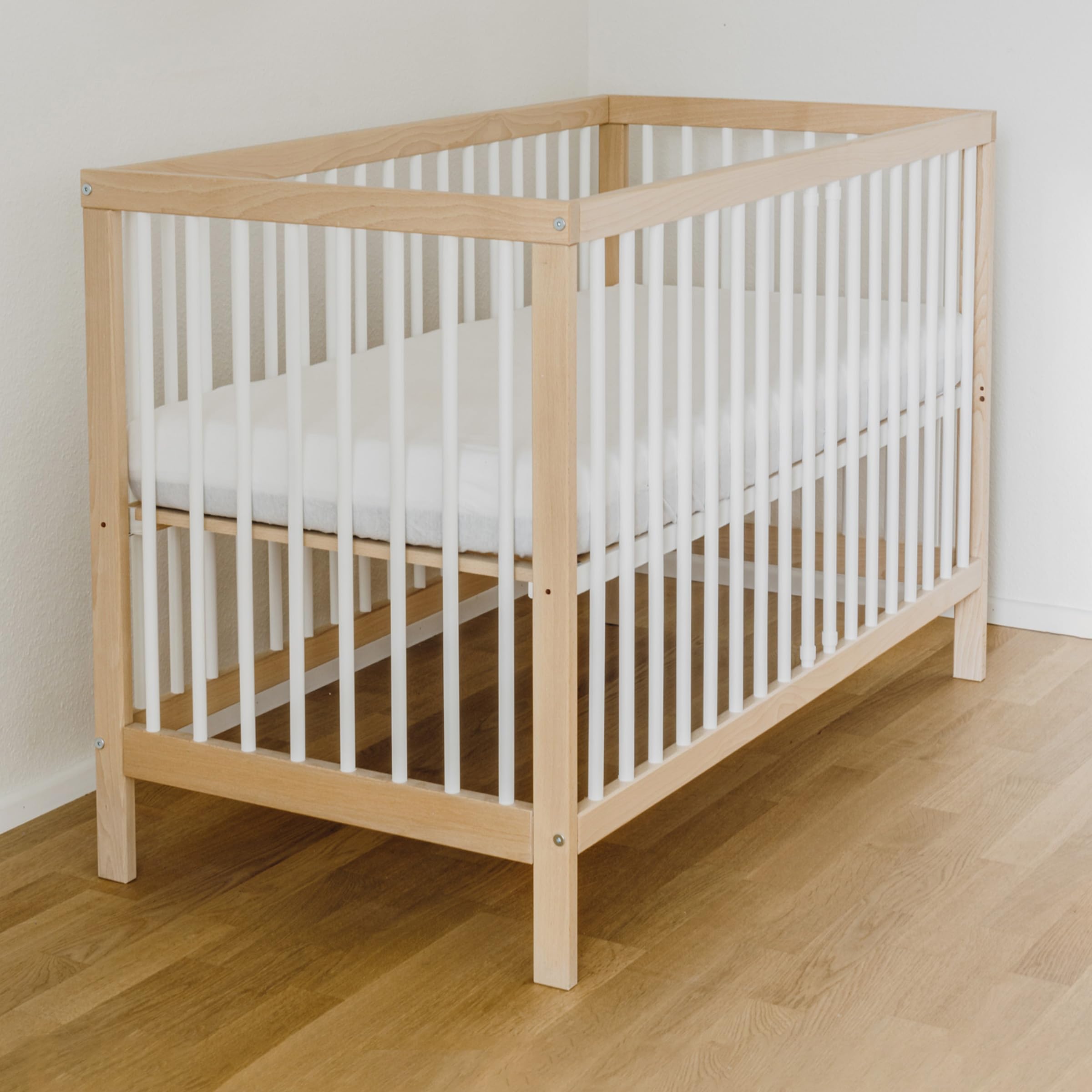 Ehrenkind® Babybett PUR inkl. Schublade 120x60 Buchenholz | Natur-Weiß | Kinderbett 9-Fach höhenverstellbar mit entnehmbaren Stangen | Baby Bett