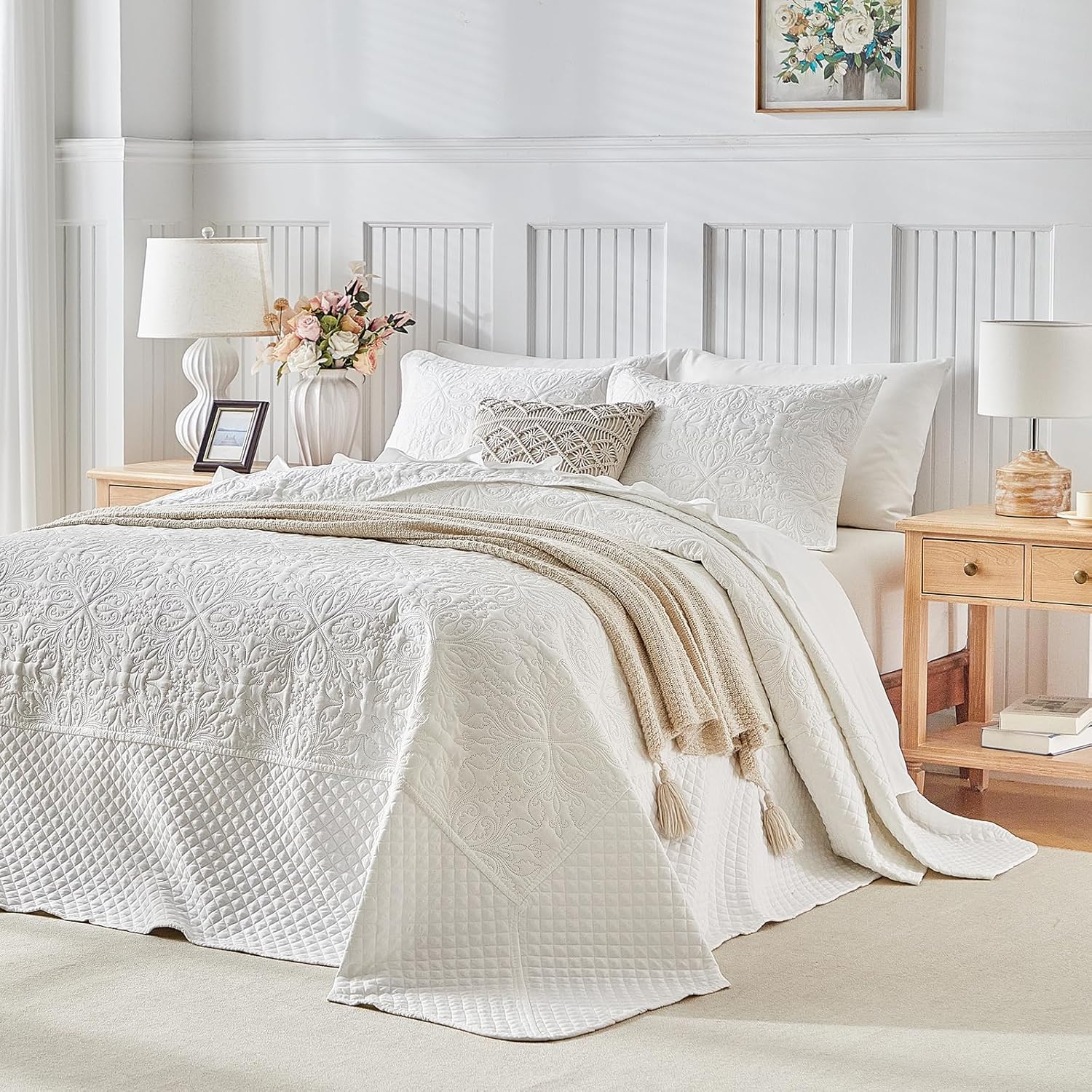 Oversized Quilt Set Super Full/Queen Size 102 * 120 in 3 PC Oversize California King Bedspread Coverlet Set for All Season Soft Bedding Rustic Bedding Cover - Beautiful Paisley Pattern White