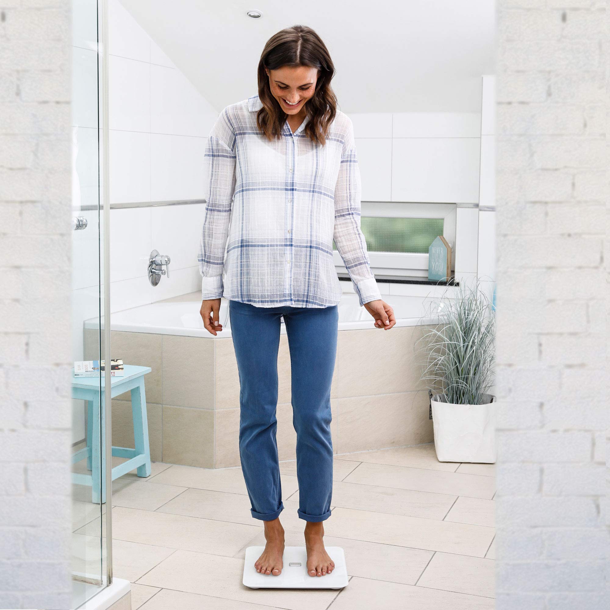 Medisana BS 450 connect, digitale Körperanalysewaage 180 kg, weiße Personenwaage zur Messung von Körperfett, Körperwasser, Muskelmasse und Knochengewicht, Körperfettwaage mit Körperanalyse App