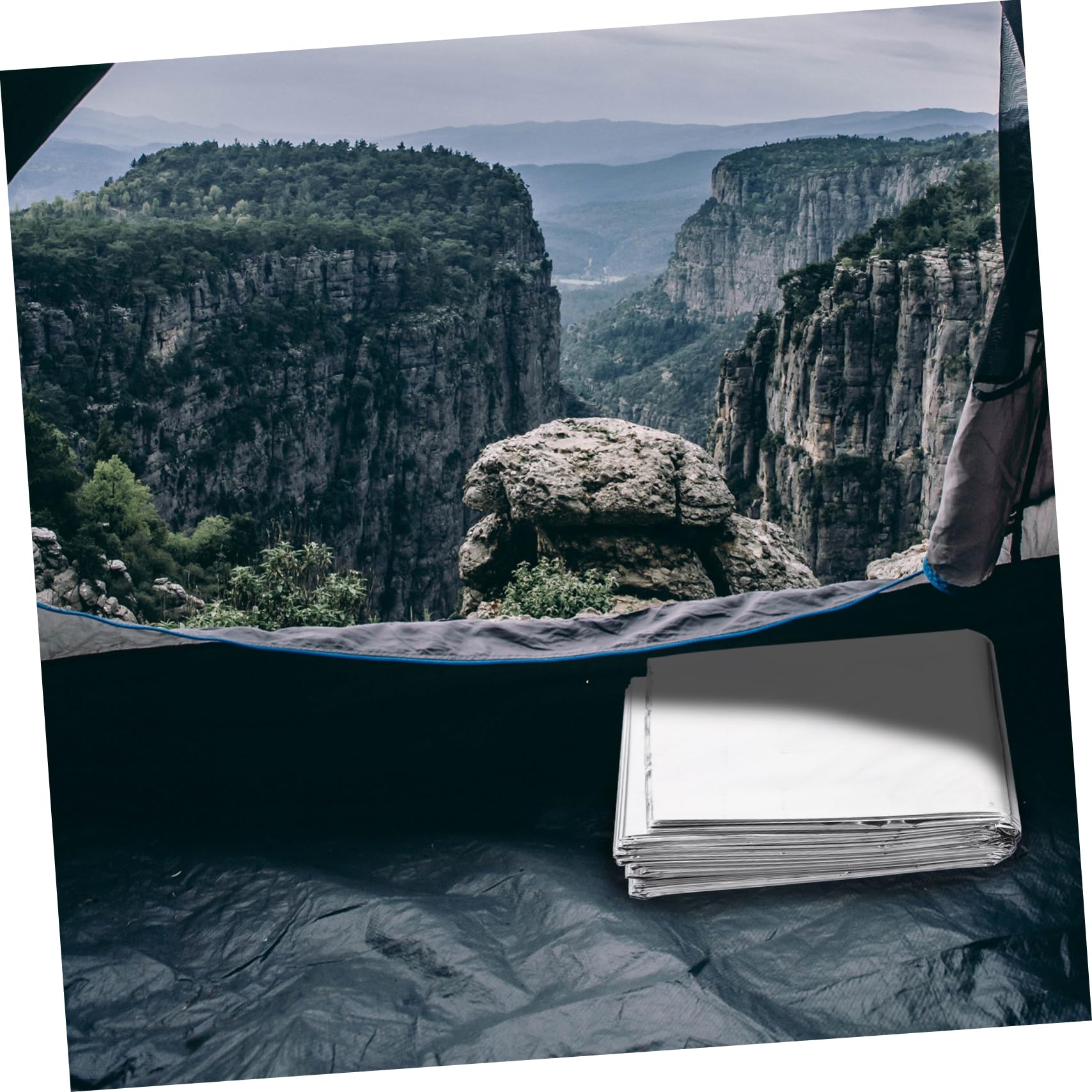 BESPORTBLE Warmth in an Emergency 2pcs Reflective Film Blanket Heat Reflective Tarp for Outdoor Activities