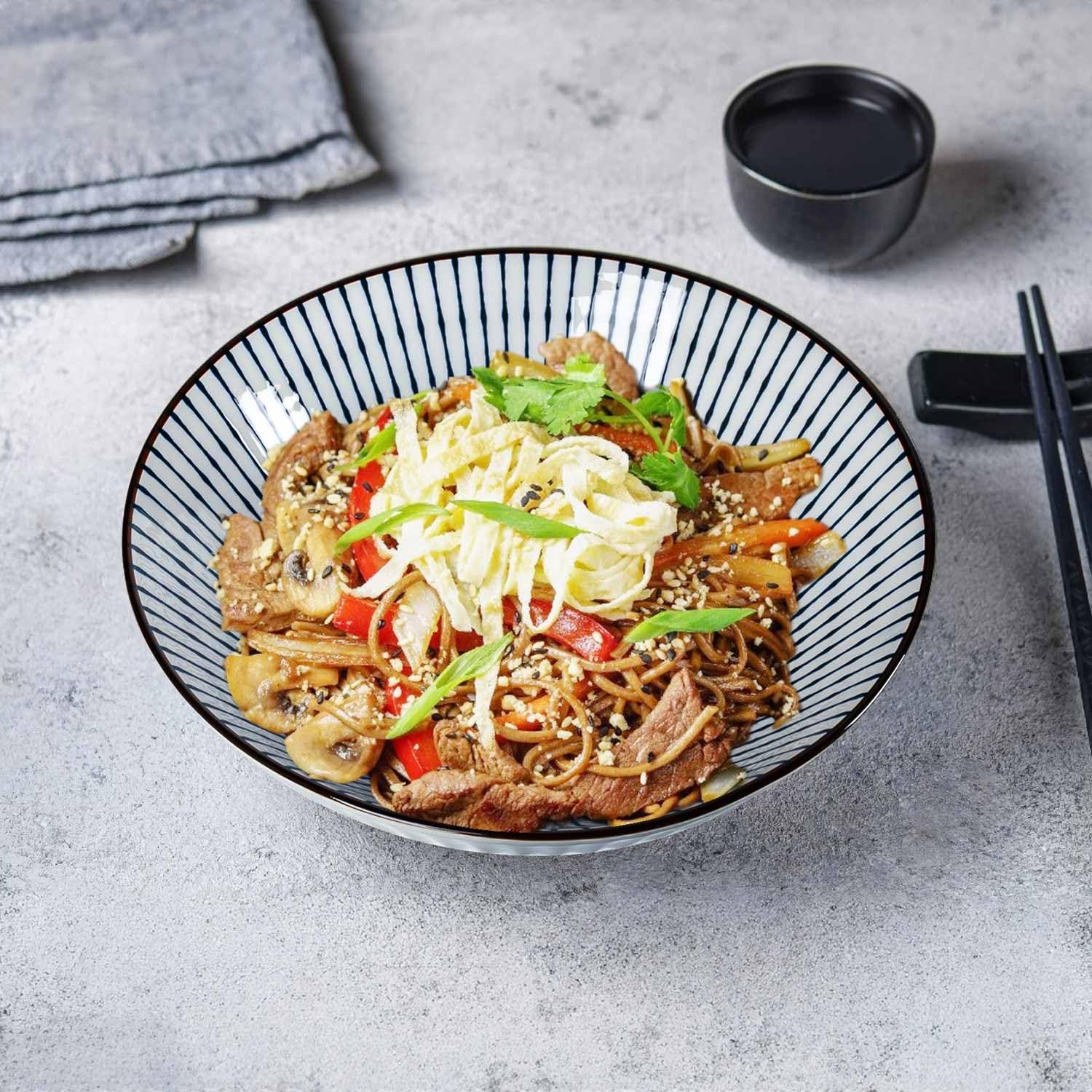 Qinlang Juego de 4 cuencos de ramen japoneses de 38 onzas, cuencos de sopa, cuencos pho, cuencos de fideos, cuencos de cerámica azul y blanco, 8 pulgadas
