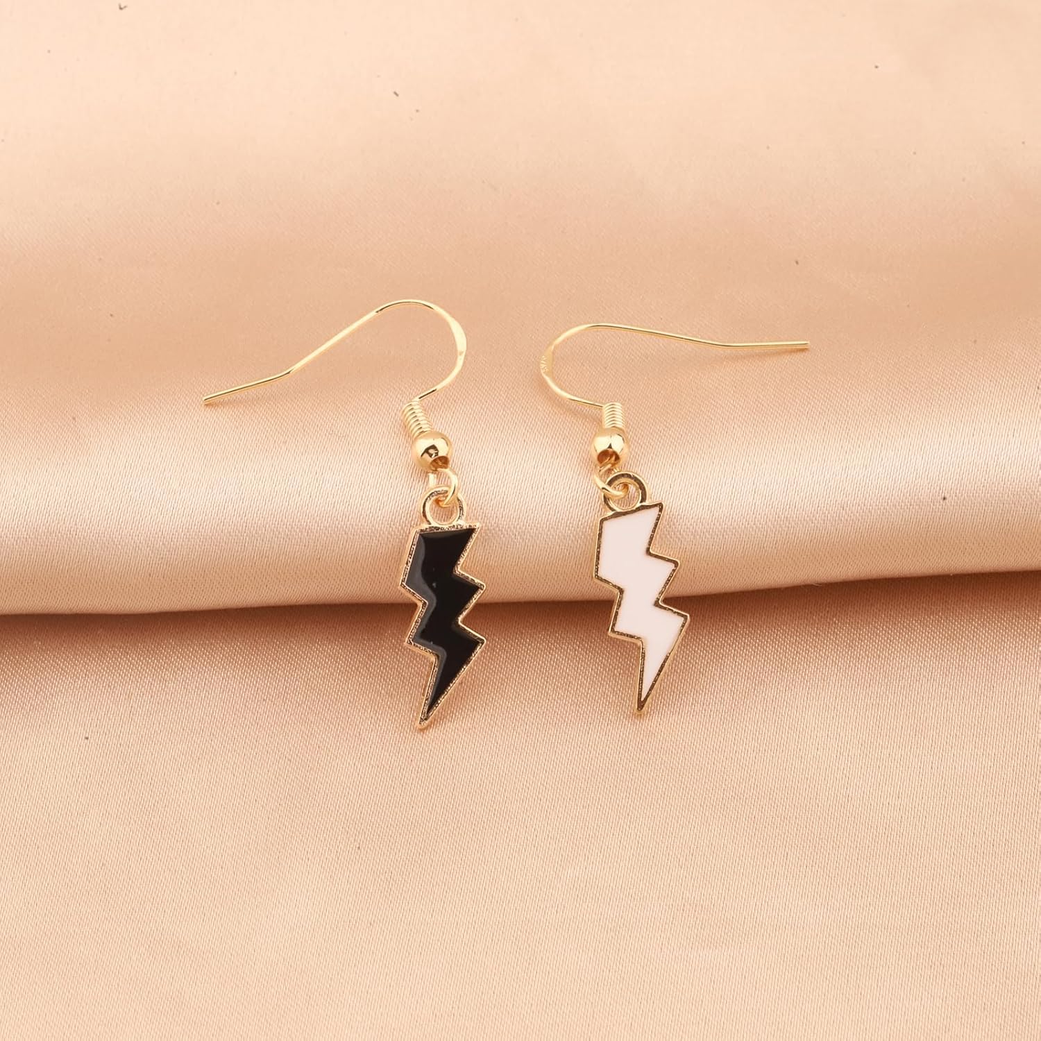 Black and White Thunderbolt Earrings Anime Cosplay Jewelry Anime Merchandise Gift for Fans - Image 4