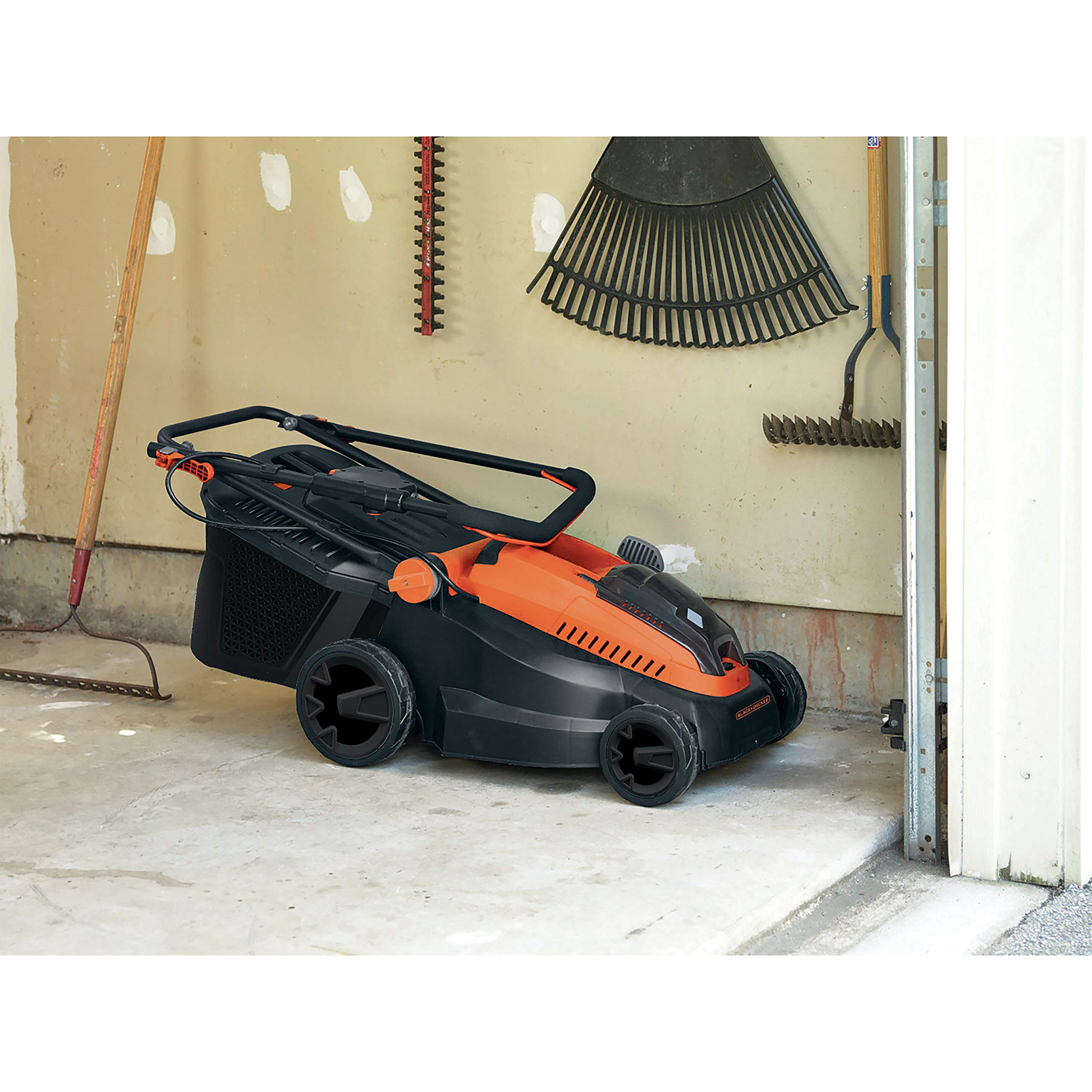 BLACK+DECKER CLM3825L2-QW - Cortacésped inalámbrico (6 Alturas Regulables 20, 30, 40, 50, 60 y 70 mm, 2 baterías, 36 V, Naranja, 38 cm)