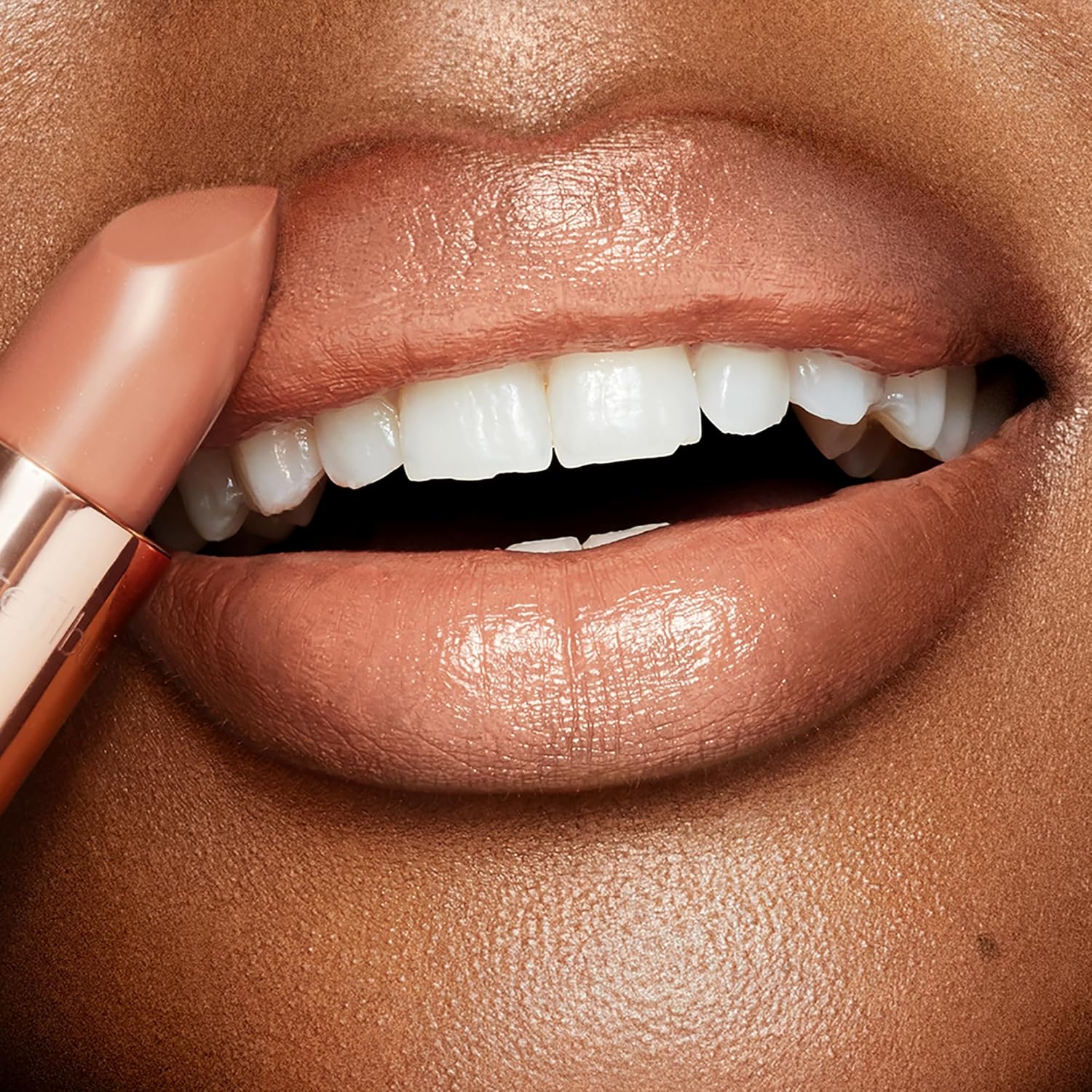 Charlotte Tilbury K.I.S.S.I.N.G Lipstick - Moisturizing & Hydrating Lipstick with Light-Diffusing Pigments for a Luminous Finish & Fuller-Looking Lips - Image 3