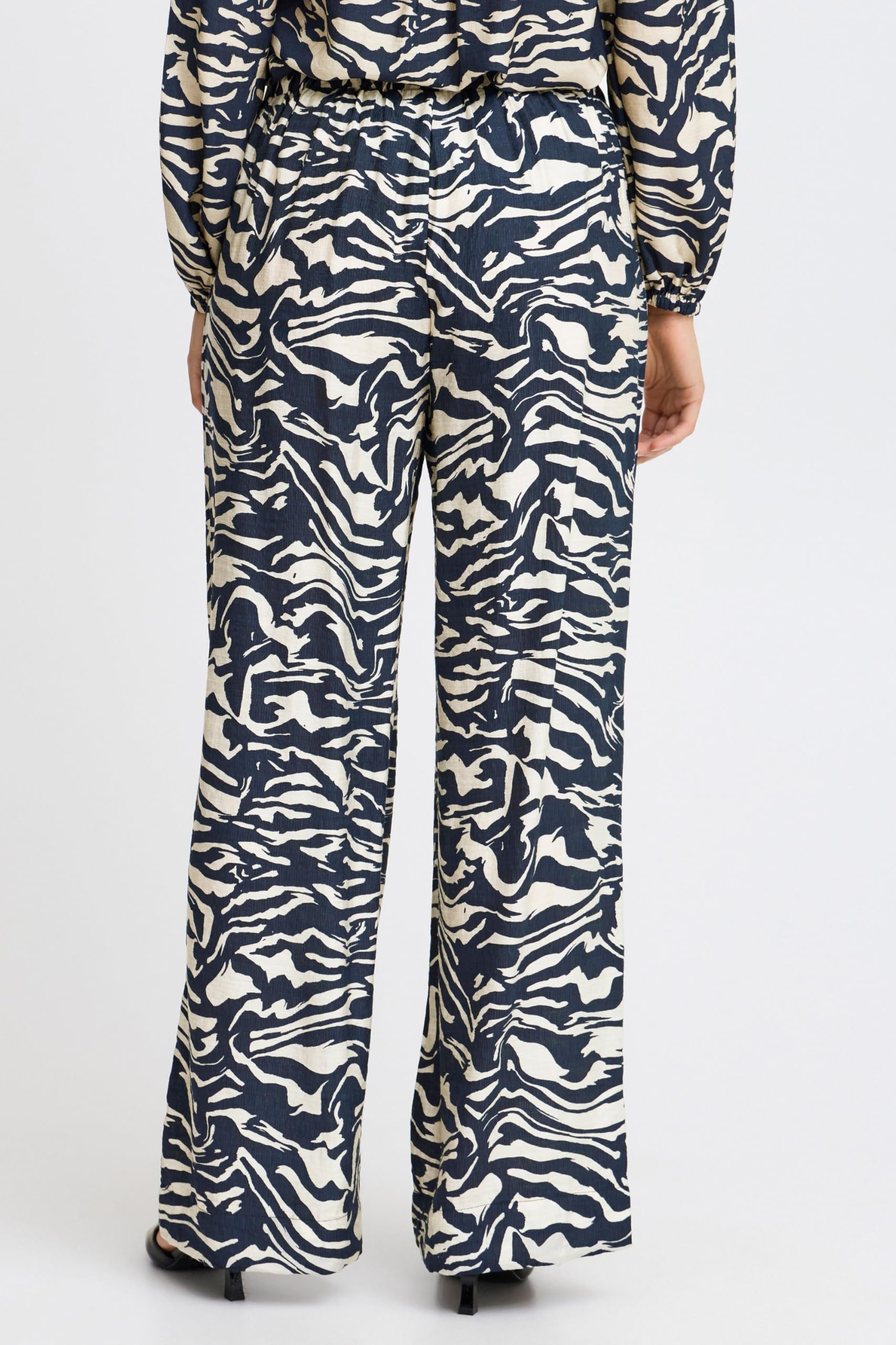 fransa FRAriana Damen Hose Stoffhose mit weitem Bein Gummizug Eingrifftaschen Relaxed fit