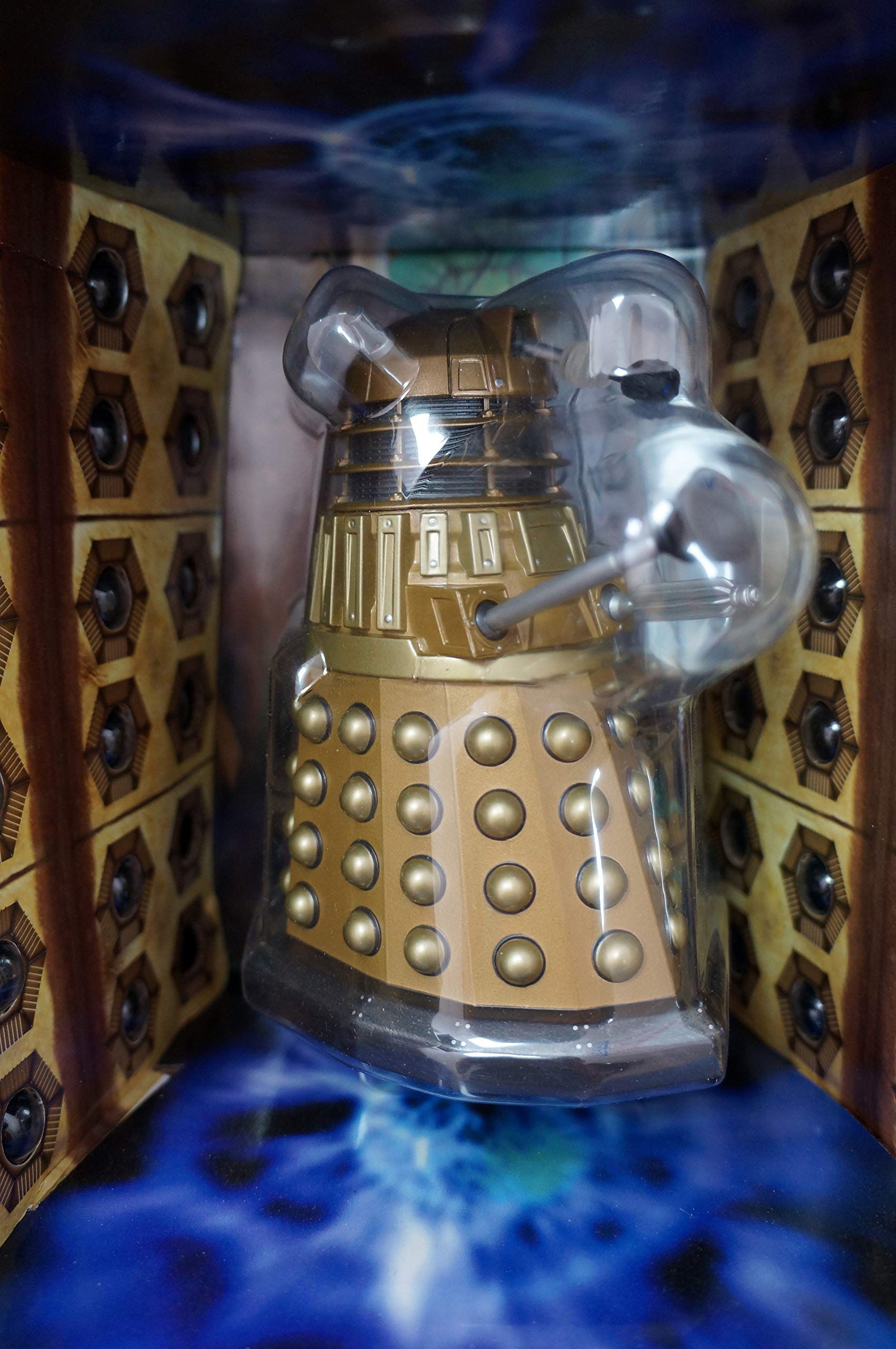 ダーレク ゴールド フィギュア 約15cm Amazon.co.jp: ドクター・フーダイキャスト メタル フィギュアゴールド