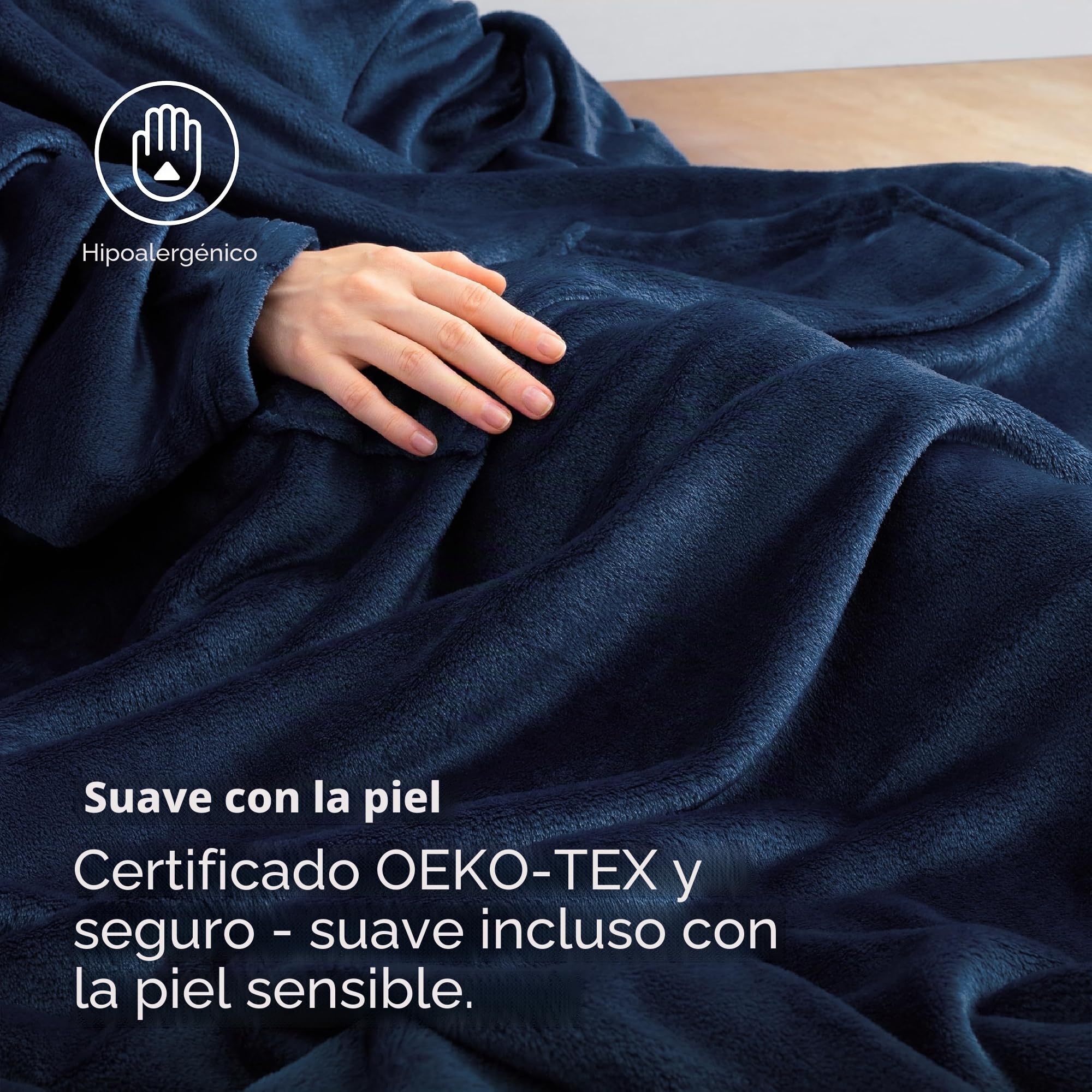 Bedsure Batamanta Mujer Flanelle Invierno - Bata Manta Hombre para Sofa, Manta con Mangas con Bolsillo Frontal, Tejido Felpa Suave y Acogedor, 150x200cm, Azul Marino