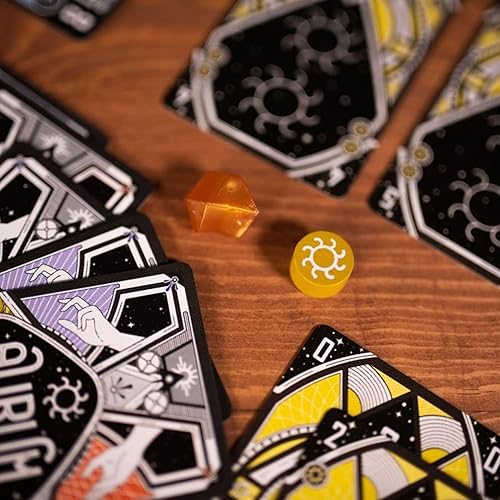 Miniatura 6 de Pandasaurus Games Aurum - Juego de cartas - Juego de estrategia competitivo para tomar trucos para niños y adultos, a partir de 7 años, 3-4