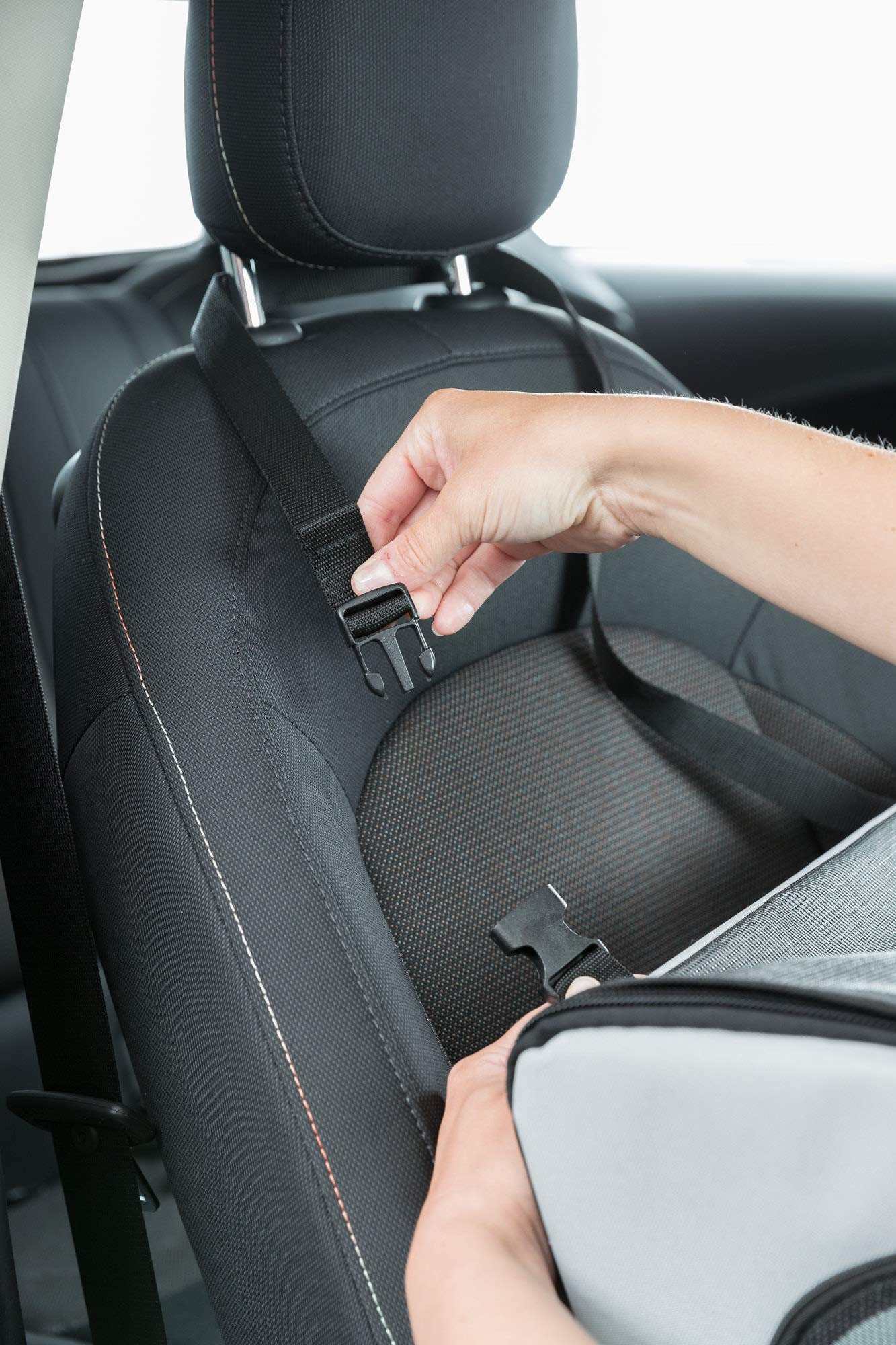 Trixie - Asiento para Coche 44 × 37 × 40 cm, Gris Negro, Funda Protectora para Perros, Fácil de Instalar, Comodidad y Seguridad en Viajes en Coche