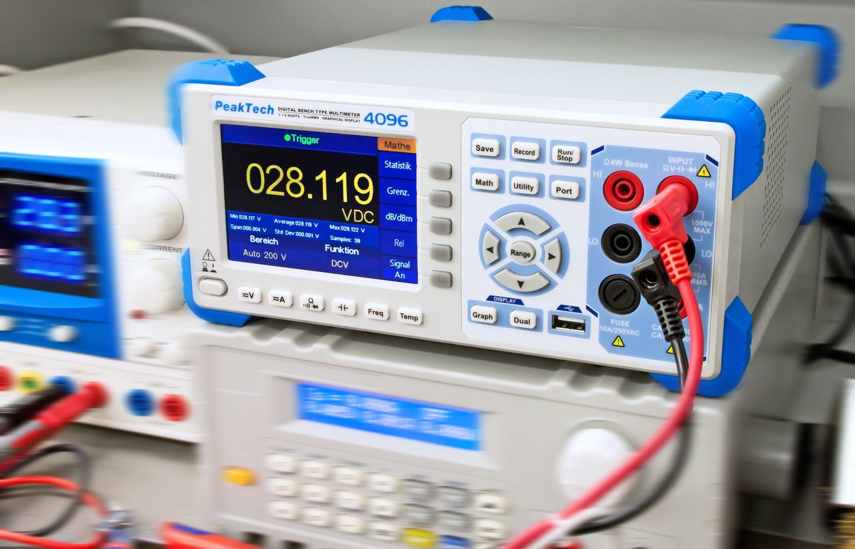 PeakTech P 4096-200000 Counts Grafisches True RMS (bis 100 kHz) Tisch Multimeter mit LAN- & USB-Schnittstelle, RS-232, Digital Multimeter mit 4" TFT-Farbdisplay, 1 Mio. Punkte - Max. 150 Werte/Sek.