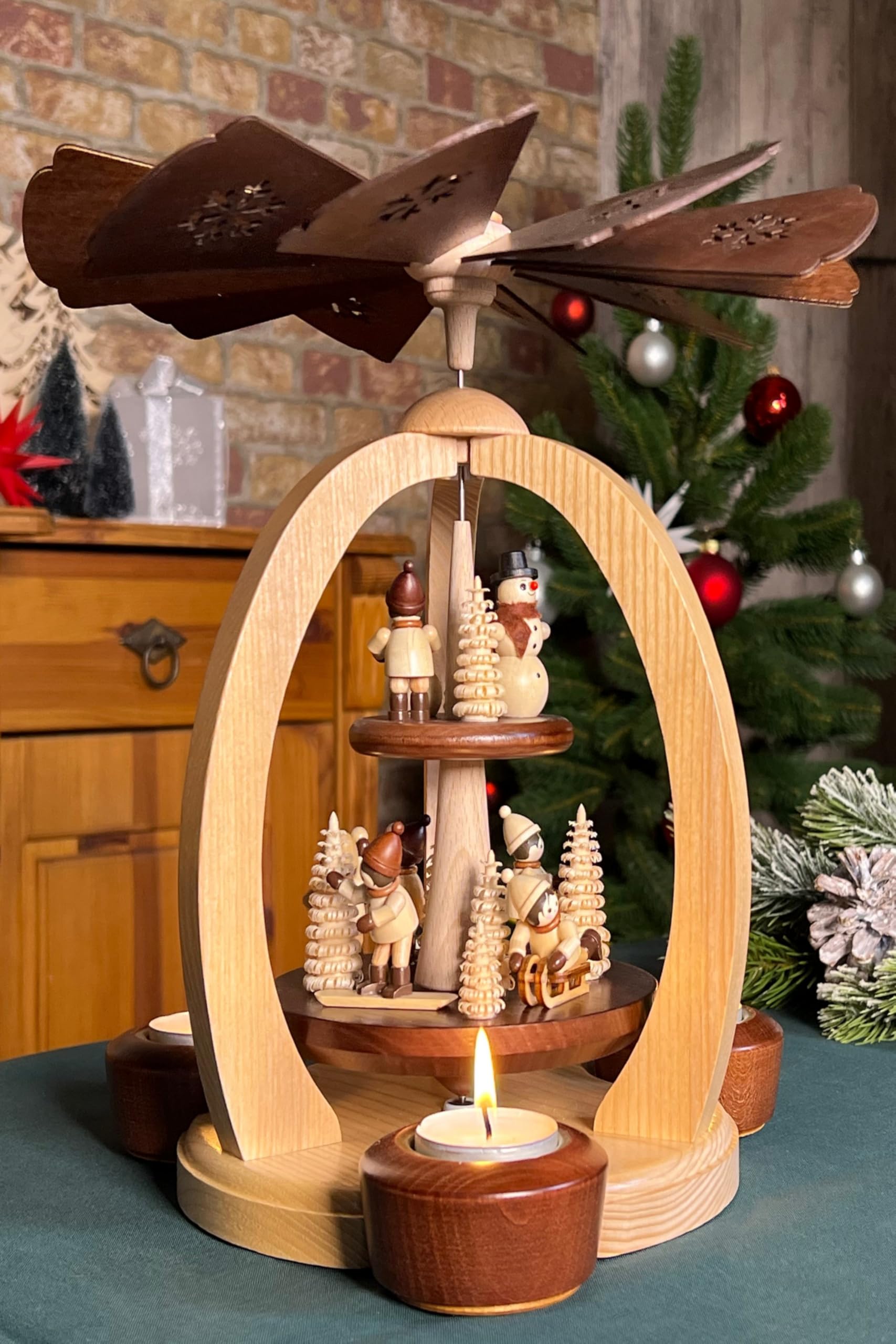 2-stöckige Weihnachtspyramide WINTERKINDER - Exklusiv - 28 cm - 100% Erzgebirge Pyramide Braun