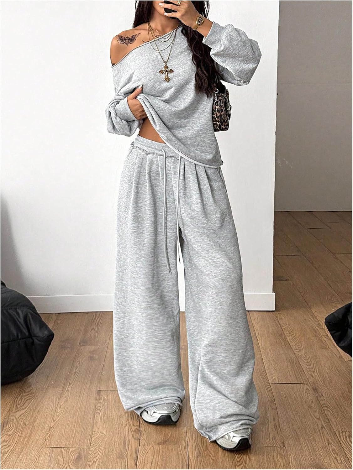 SOLY HUX Women's Sweatsuits 2 Piece Outfits Off the Shoulder Long Sleeve Sweatshirt and Baggy Sweatpants Matching Set - Image 4