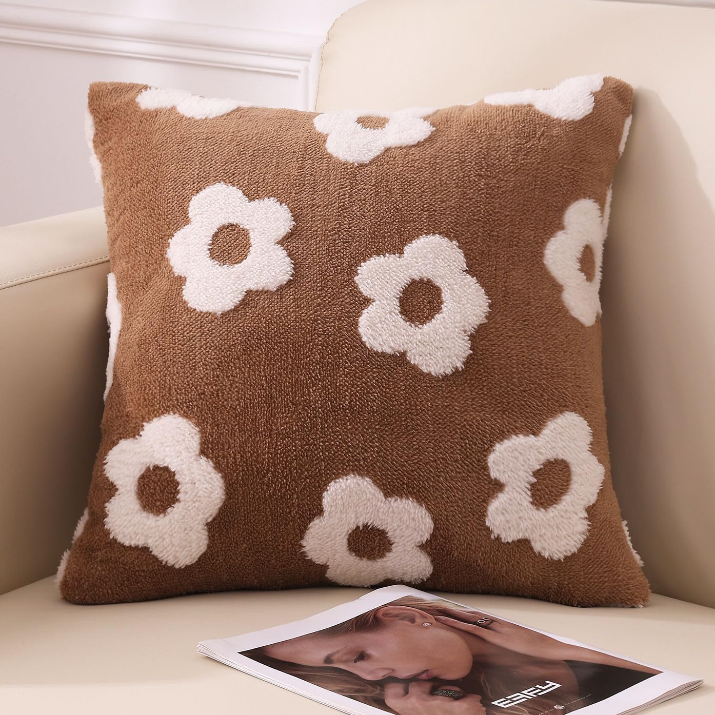 Housse coussin 45x45 fleurs café en peluche courte carrée pour canapé quatre saisons