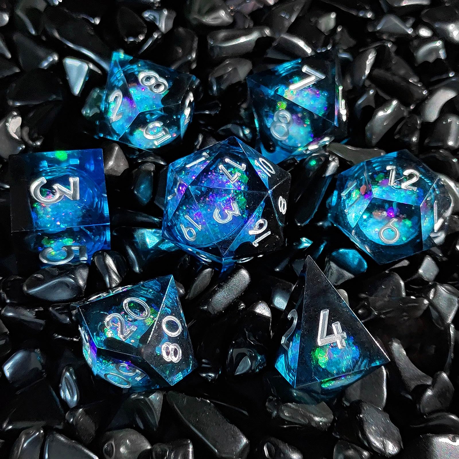 ORUZA 7 PCS Liquid Core DND Dice Resin Sharp Edge Dice Polyhedral D&D Dice Set for Dungeons and Dragons RPG MTG Table Games (Liquid Quicksand Black Blue)