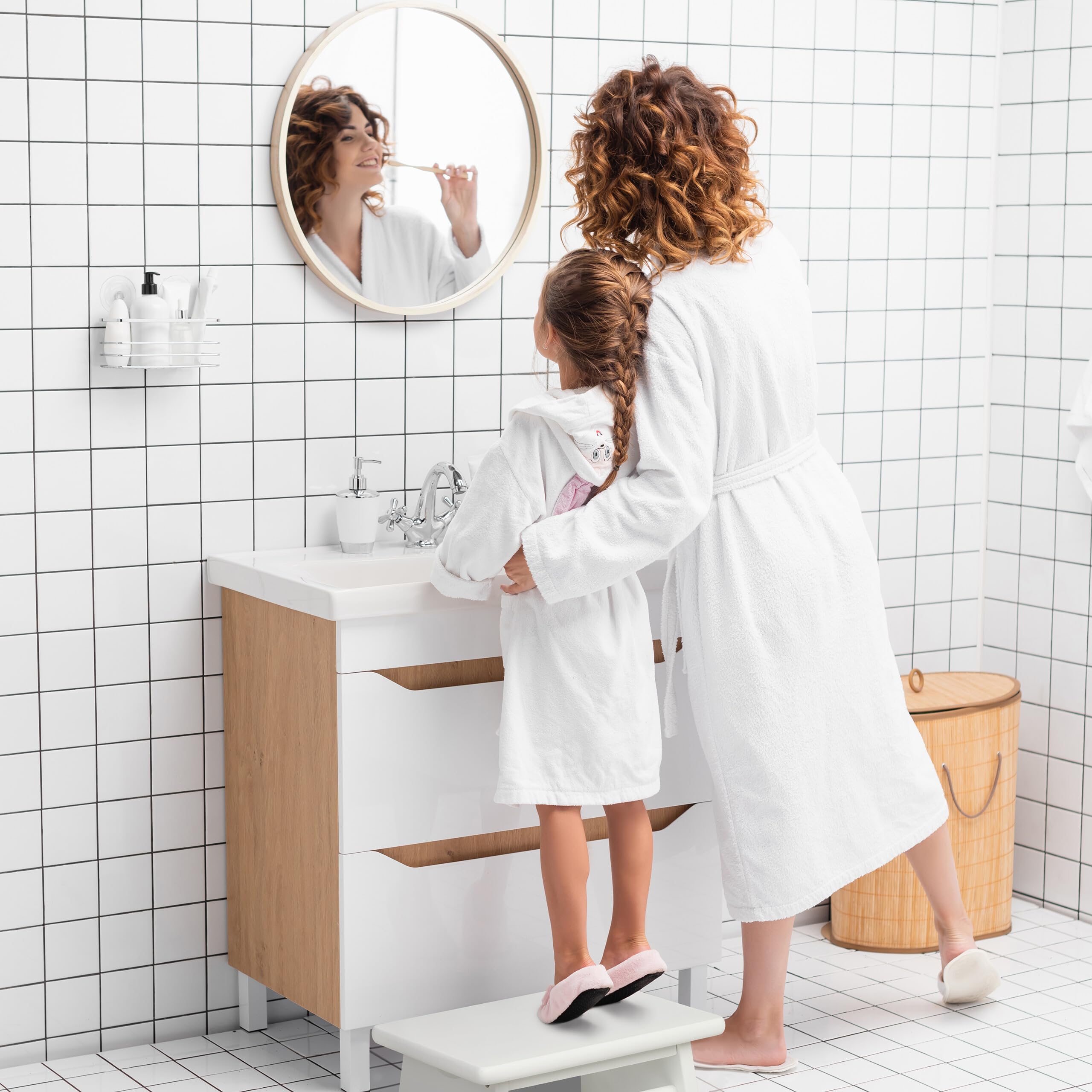 Relaxdays Sgabello Poggiapiedi in bambù, Fino a 100 kg, Appoggia Piedi, Rialzo Bagno per Bambini, 20x33x21,5 cm, Bianco