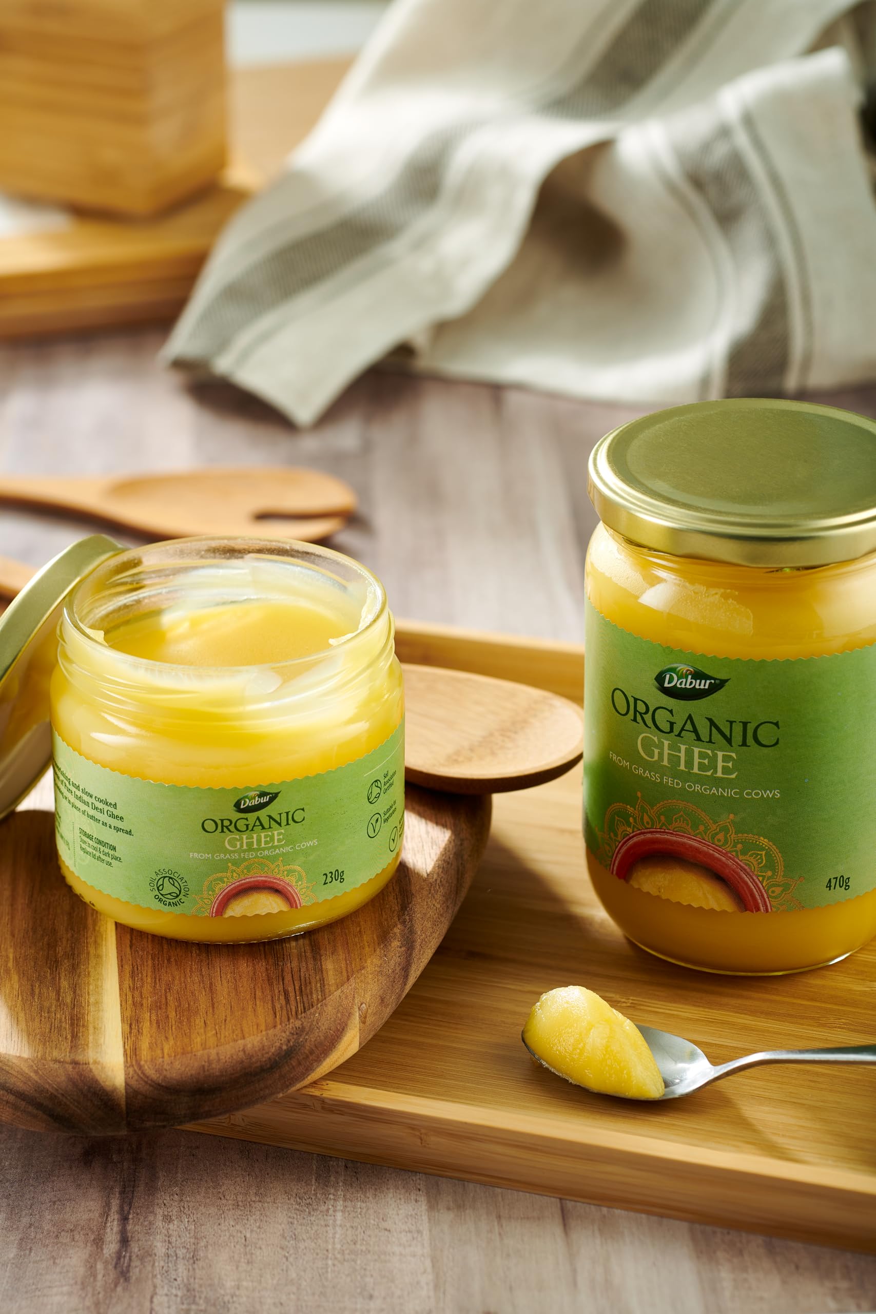 Dabur Ghee Biologique 470g - 100% Beurre Bio pour Saveur Riche et Texture Lisse, Idéal pour Cuisiner et Pâtisser, Renforce la Digestion, Peau Saine