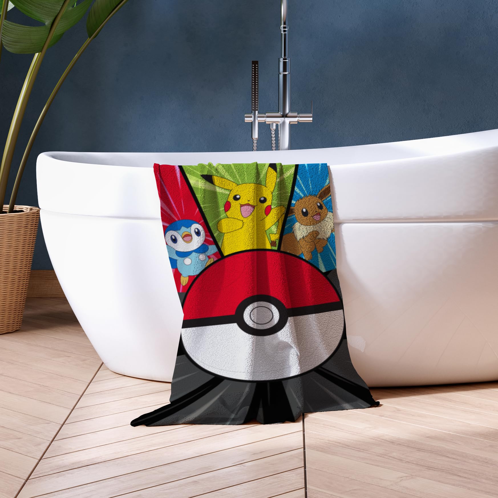 Character World Oficjalny ręcznik dla dzieci Pokémon | super miękki w dotyku, unite design z pikachu, pokeball, idealny do domu, wanny, plaży i basenu, jeden rozmiar 70 cm x 140 cm