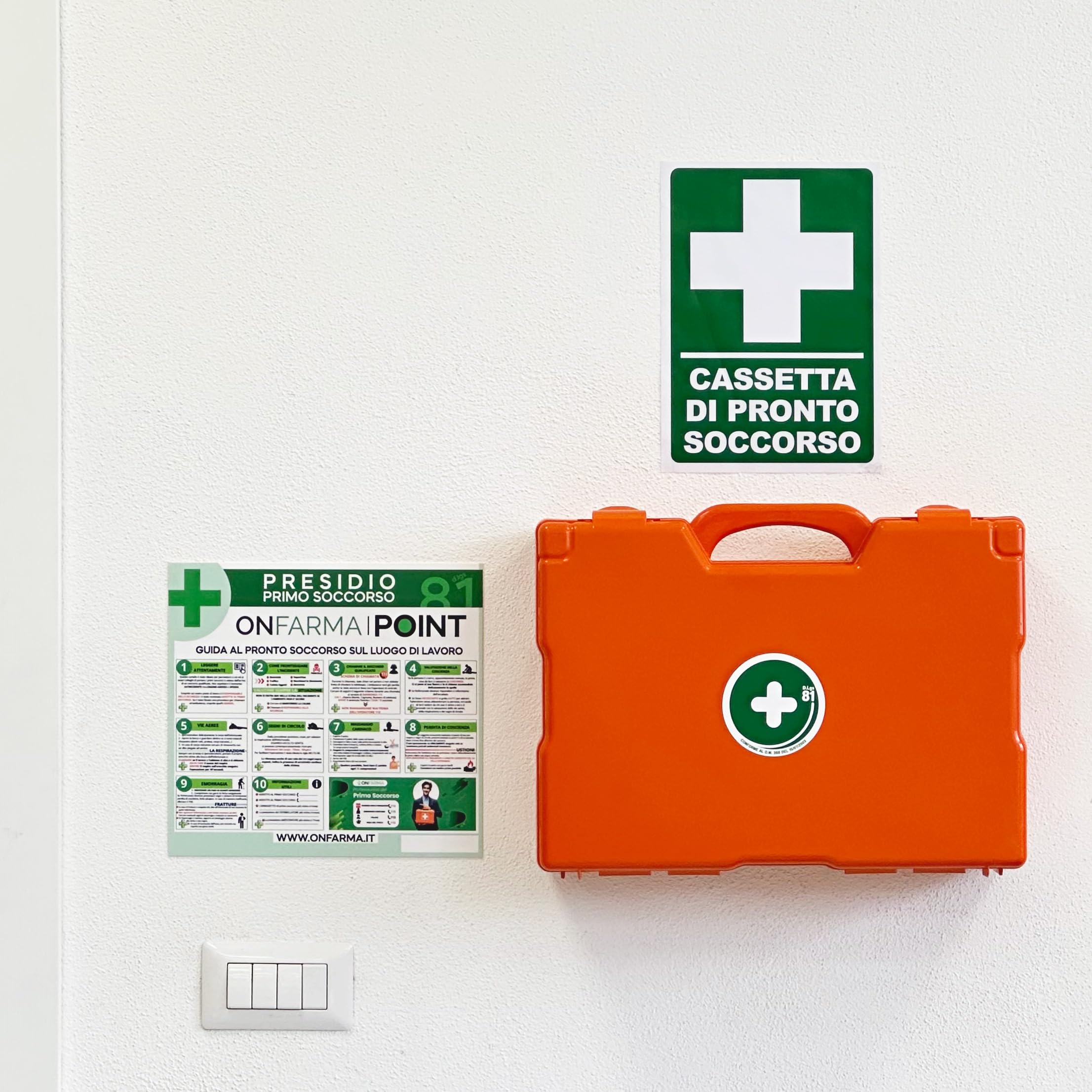 ONFARMA FARMA4 cassetta medica primo pronto soccorso COMPLETA DI MISURATORE DI PRESSIONE e CARTELLO DI PRIMO SOCCORSO conforme DM 388 allegato 1 per aziende con 3 o più lavoratori