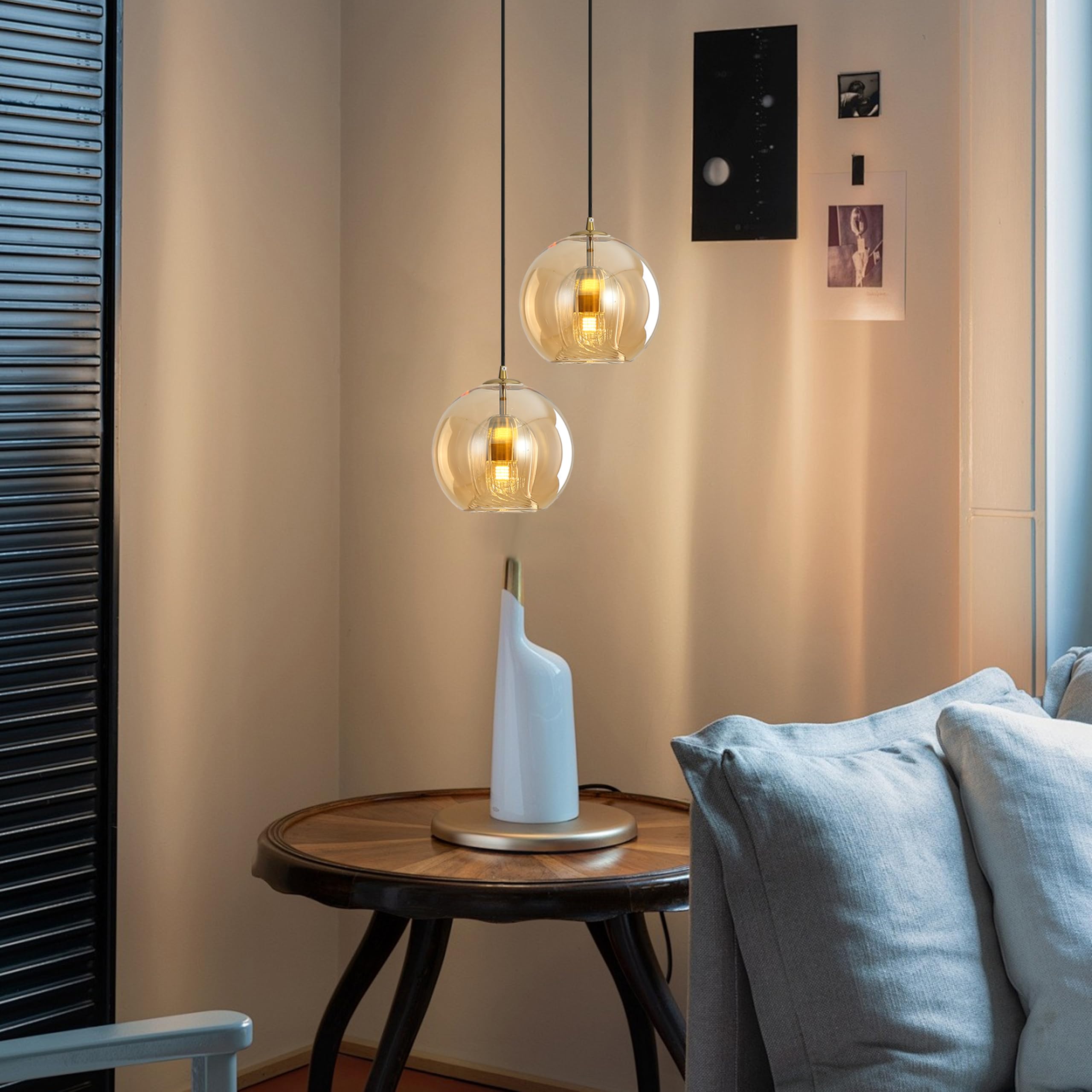 Lampadario a Globo in Vetro Moderno e Base Dorata, E27 Lampada a Sospensione Regolabile, Industrial Lampada da Soffitto per Isole Cucina, Soggiorni, Camere da Letto (Ambra, 25CM)
