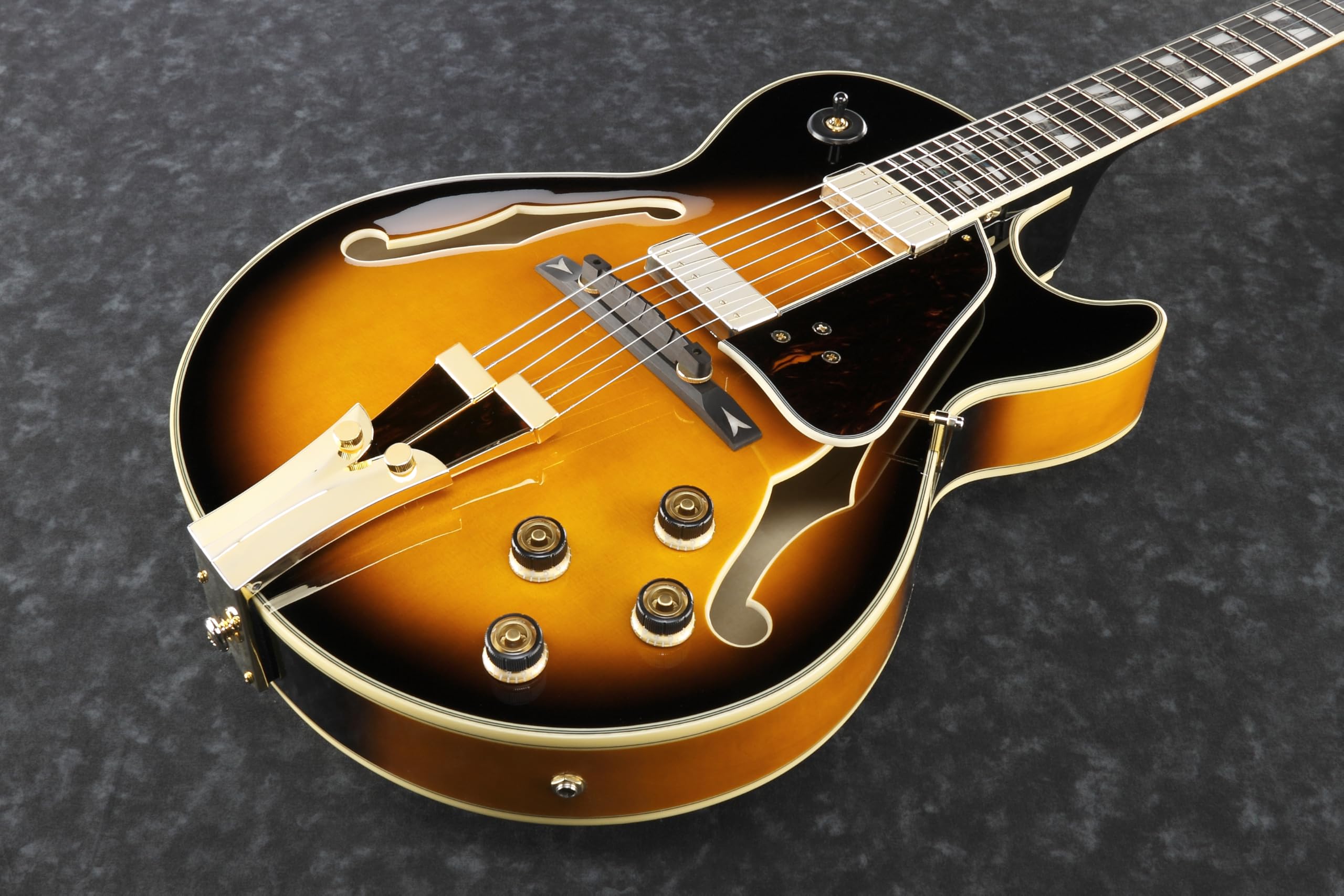 Ibanez GB10SE BS アイバニーズ　フルアコ　ジョージベンソン Amazon | Ibanez(アイバニーズ) フルアコ George Benson Model Brown