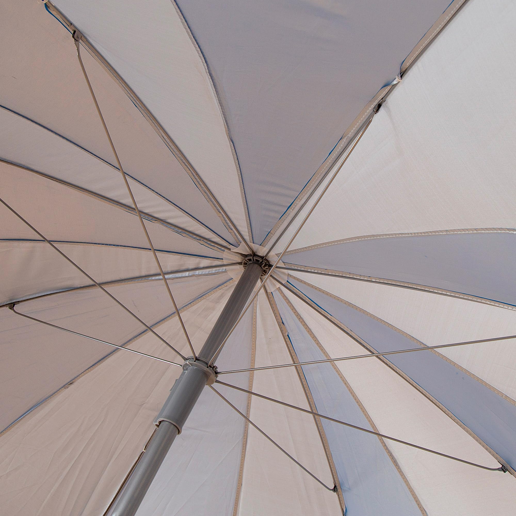 AKTIVE Parasol plażowy, 200 cm, niebiesko-białe paski, stalowy maszt, nachylona i regulowana wysokość, tkanina poliestrowa Oxford, ochrona UV50, pokrowiec do przenoszenia, duże parasole