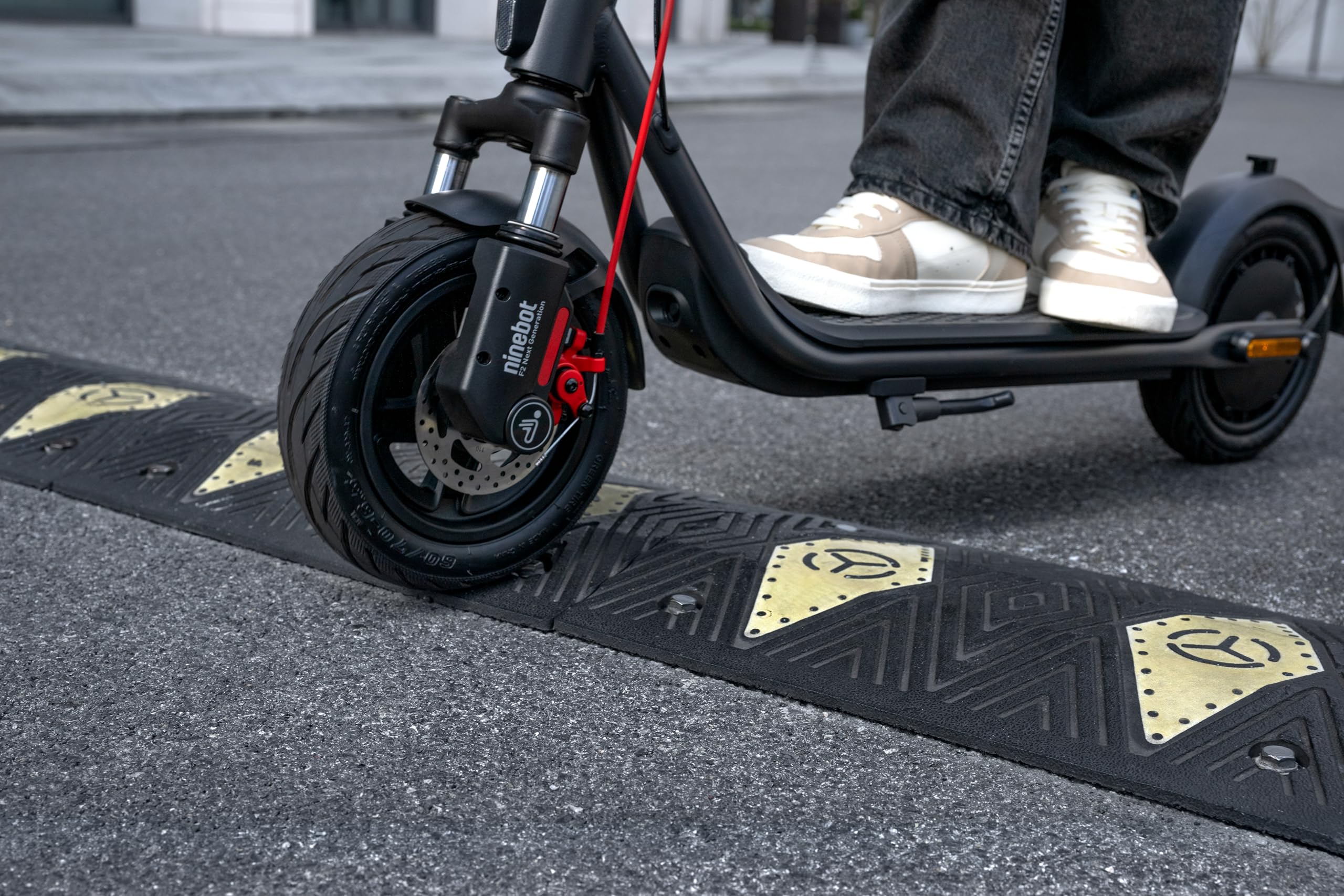 Segway-Ninebot, Monopattino Elettrico, Modello F2 PROE II per adulti, 25 km/h velocità massima, 65 km autonomia, doppio sistema frenante