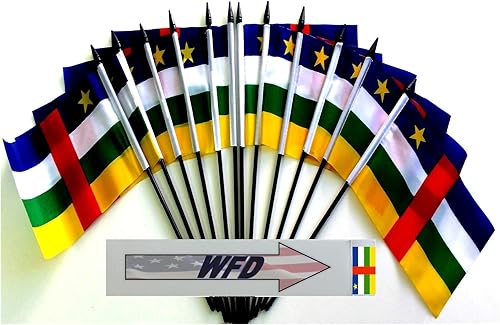 Miniatura 92 de Banderas de escritorio de Nicaragua, paquete de 12 banderas pequeñas de poliéster de 4 x 6 pulgadas en miniatura para mesa de oficina, pequeñas