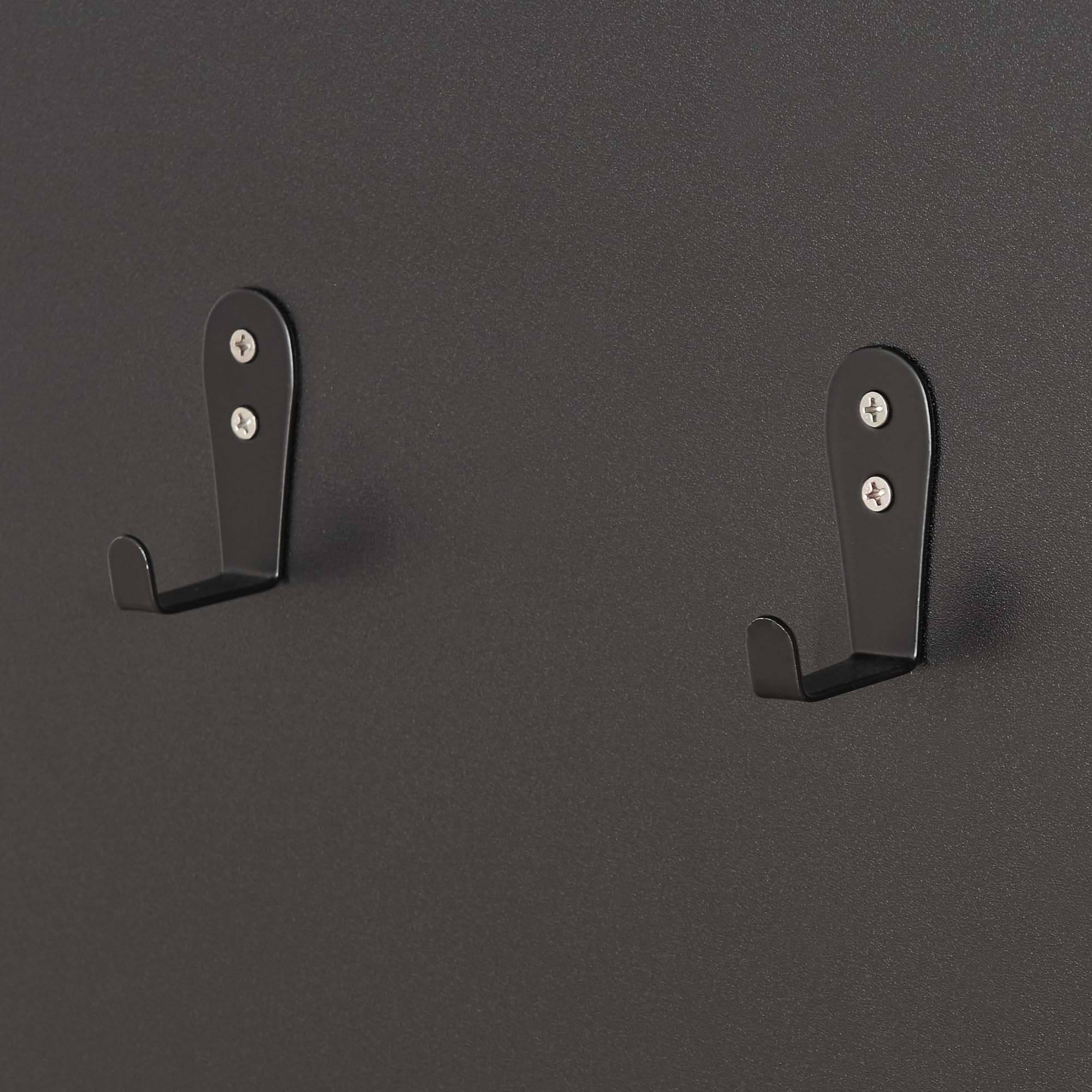 [en.casa] Perchero Panel Helsinge con Espejo Perchero de Pared con 4 Ganchos y 2 Estantes para Entrada Pasillo Oficina Aglomerado Metal 140x60x16 cm - Negro Mate