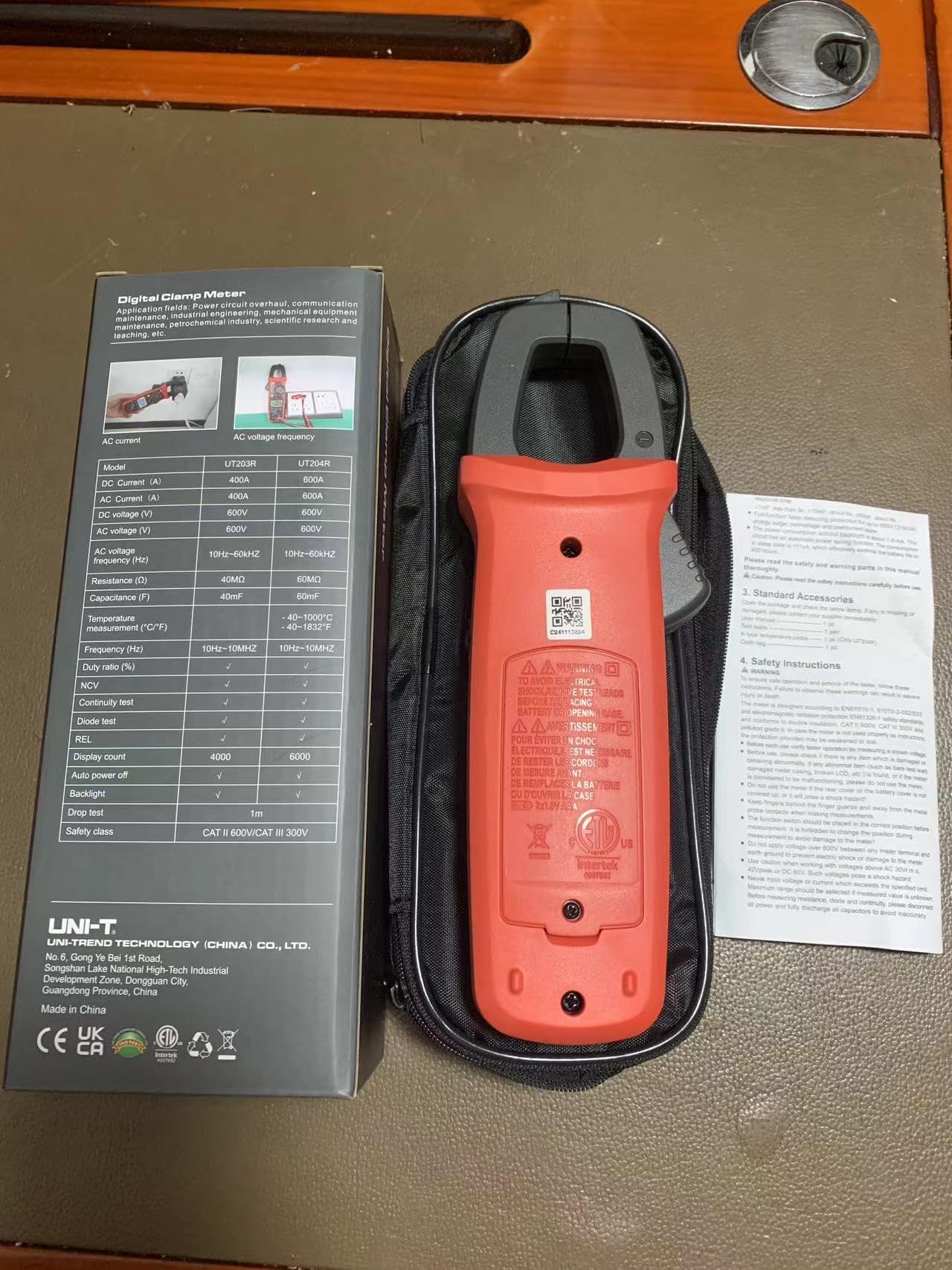 UNI-T Uni-trend Multimeter clamp meter UT256A UT256B Ture RMS Digital Clamp Fork Meter Multimeter AC/DC Voltage Current Resistance Capacitance NCV Test Backlight(UT256A)