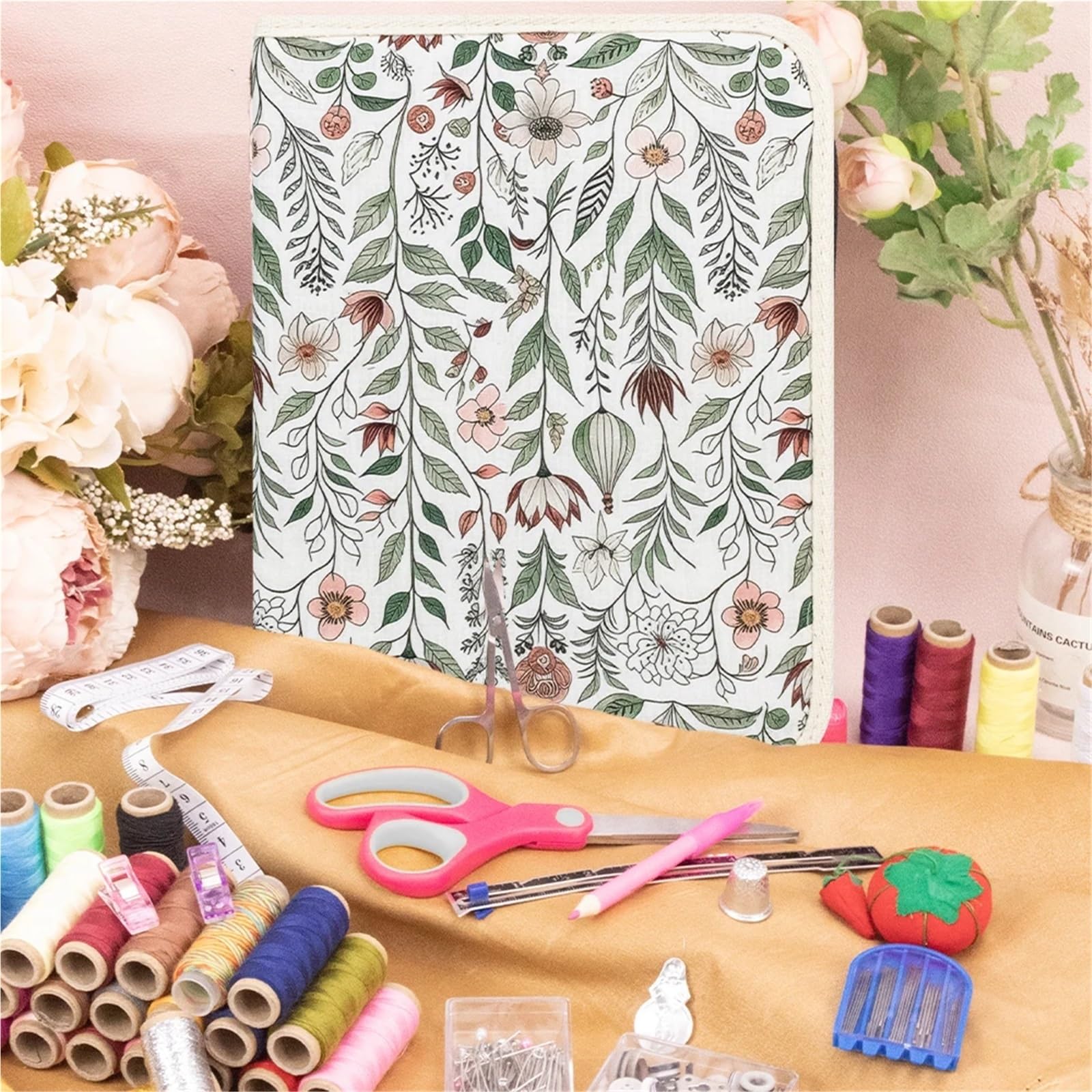 Kit da cucito da viaggio, 1 set di attrezzi da cucito multifunzione e accessori, kit completo da cucito per trapuntatura, cucito, ricamo, scatola da cucito per principianti e professionisti