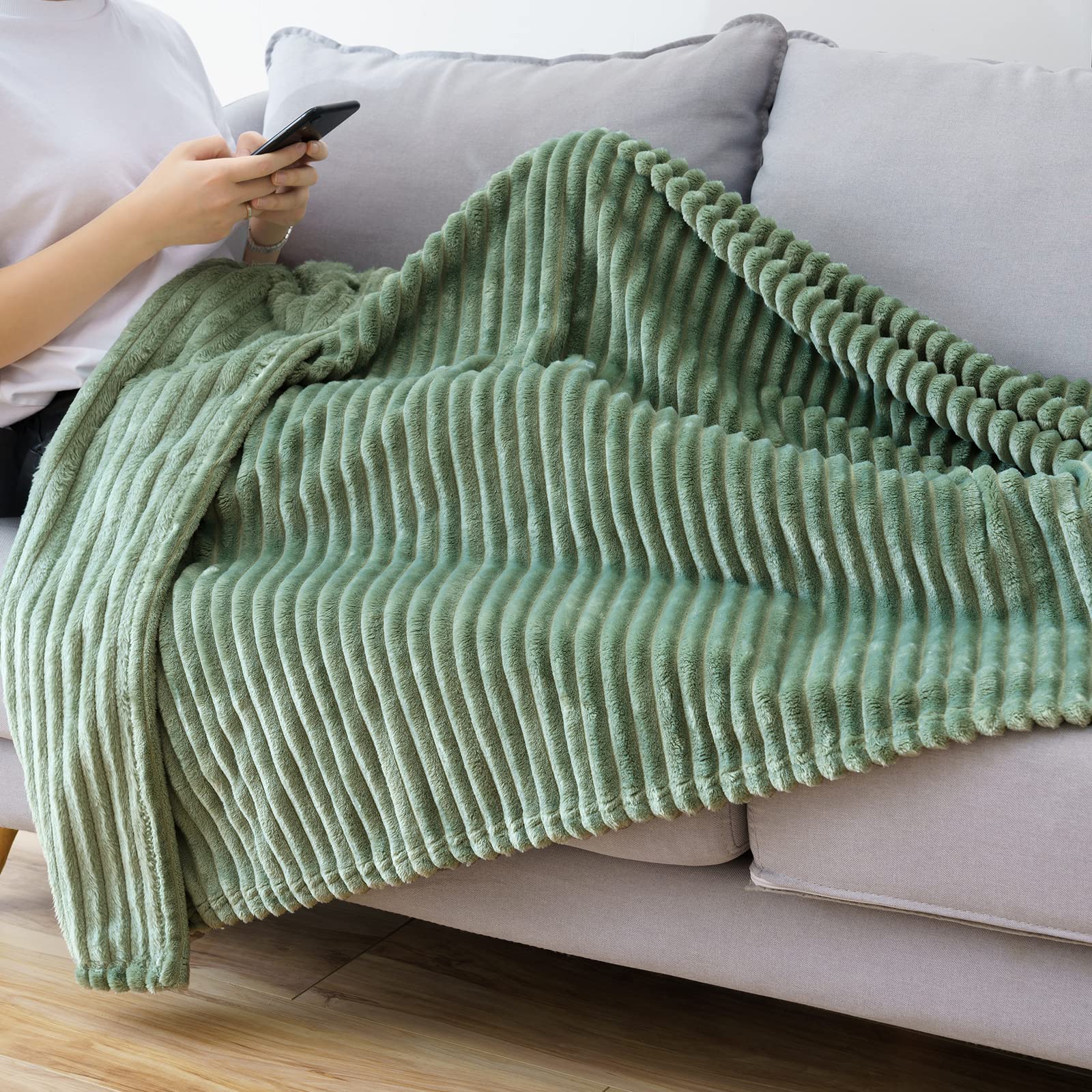 MIULEE Coperta Pile Calda Divano in Velluto Coperta Plaid Morbida per Singolo e Matrimoniale Letto Decorazioni Casa Poltrona Tinta Unita per Letto Ufficio Elegante 1 Pezzo 125x150 CM Verde Chiaro