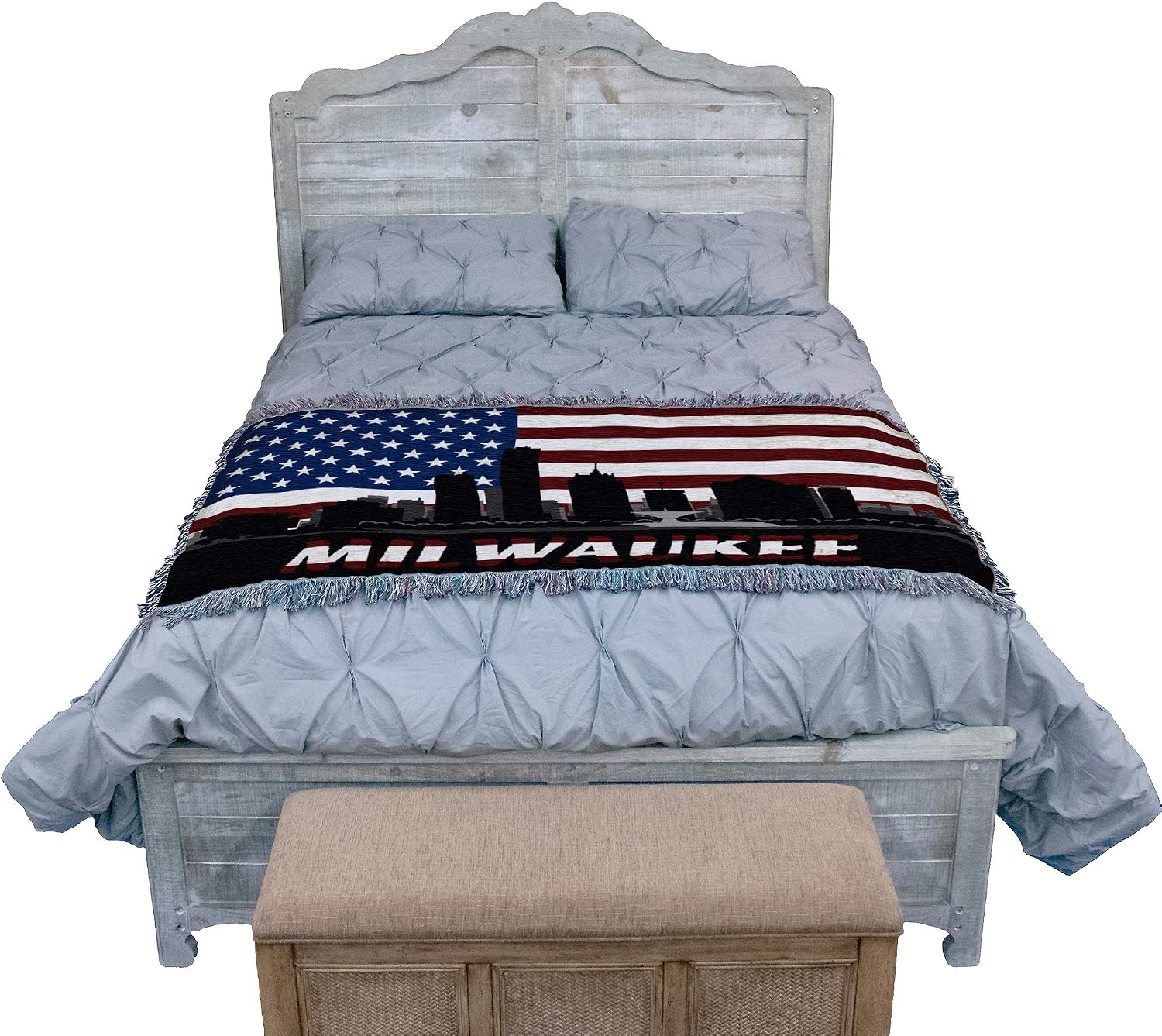 Pure Country Weavers Wisconsin - Milwaukee - City American Flag Blanket - Gift Tapestry Throw for Back of Couch or Sofa - Woven from Cotton - Made in the USA (61x36)