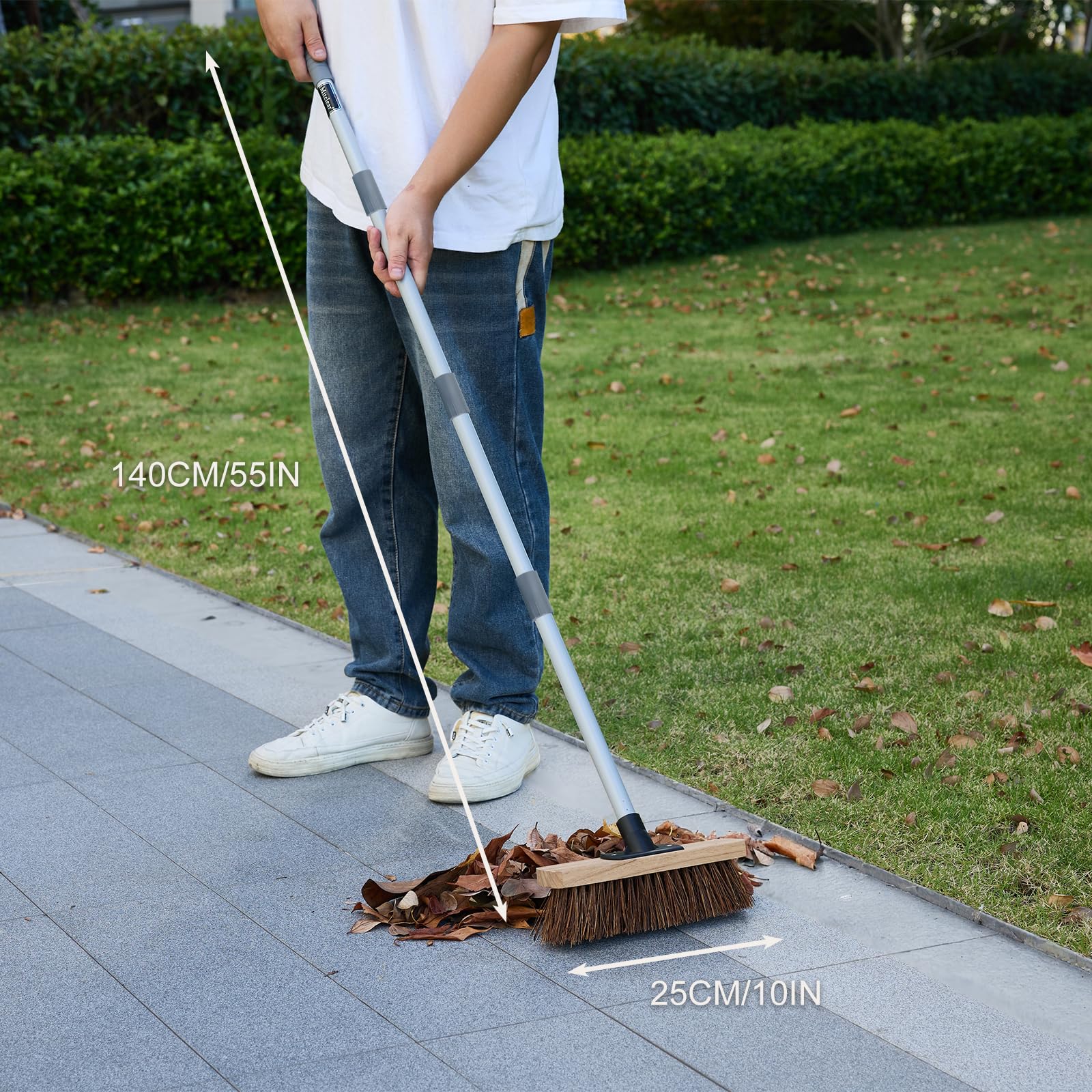 Mitclear 25cm Cepillo Exteriores con Mango Extensible(140cm), Escoba con Cerdas Naturales, Limpia la Suciedad y Las Hojas, Cepillo Resistente para el Jardín, Cesped Artificial, Garaje, Patio, Acera — view 4
